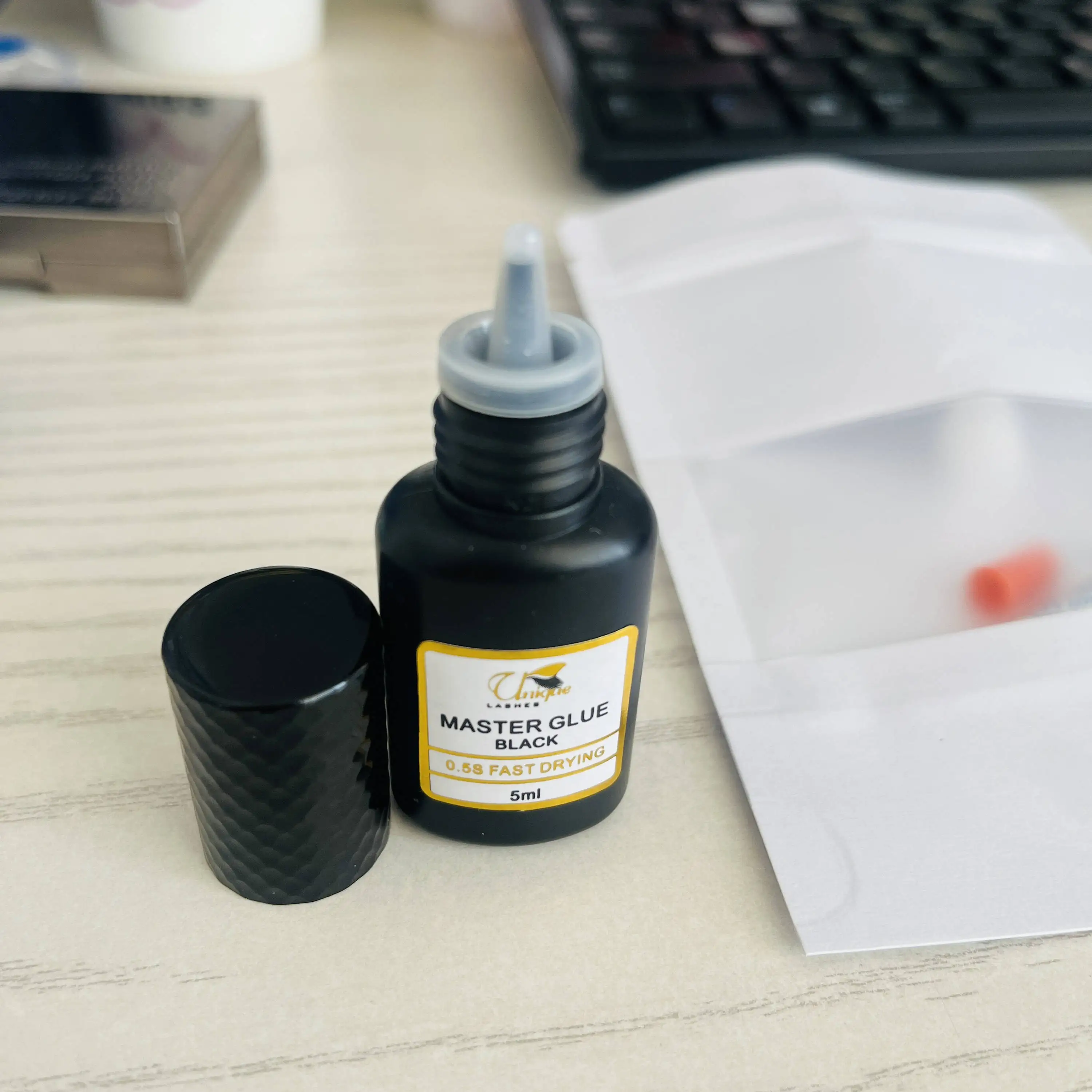 Wholesale Premium Cashmere Lash Extension Supplies 0.5s 1s Eyelash Glue For 0.03 0.05 0.07 Individual Lashes