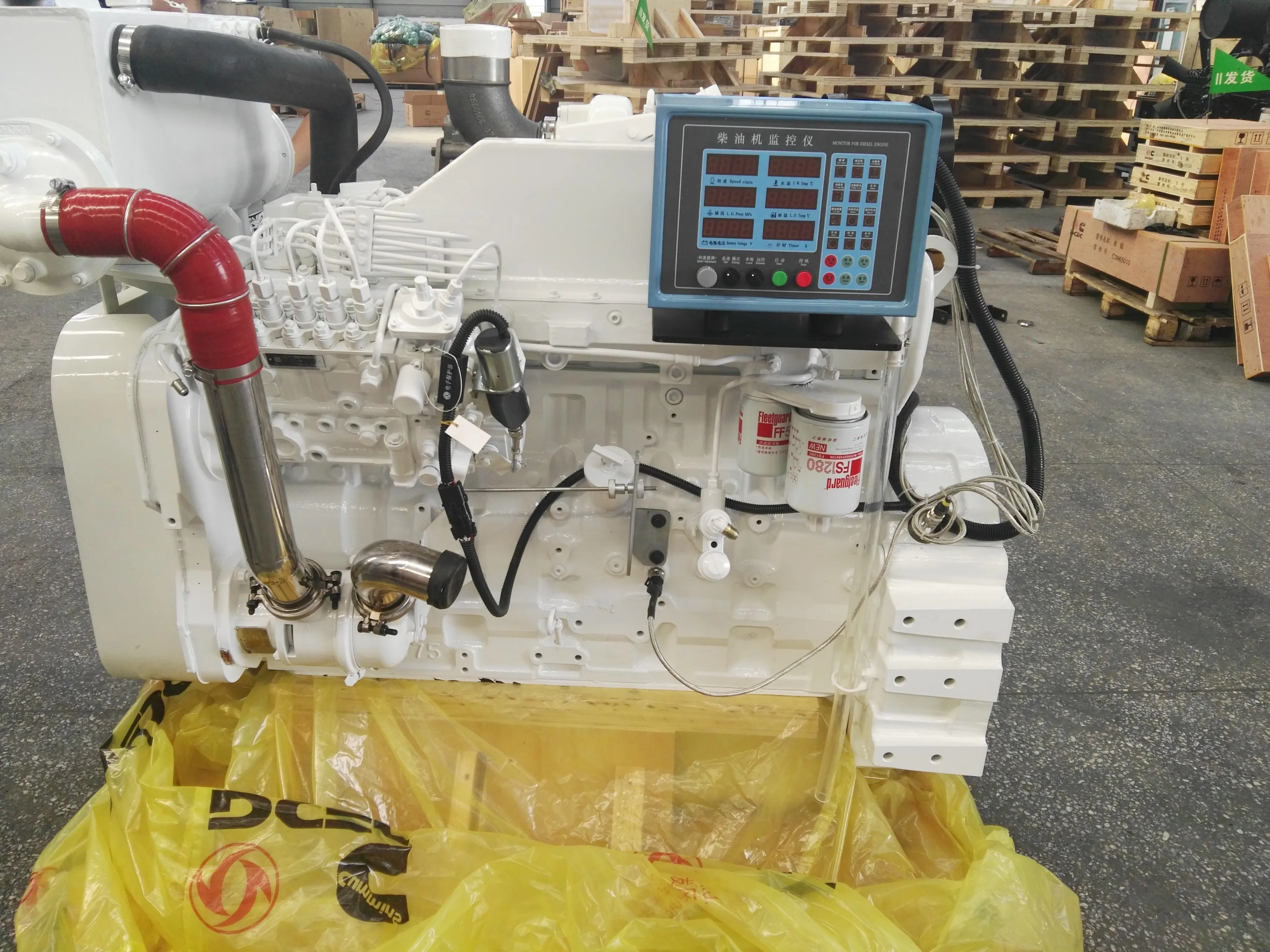 DCEC Brand New 6 Cylinders In Line 150HP Marine Propulsion Boat Engines 6BTA5.9 With 120C Gearbox