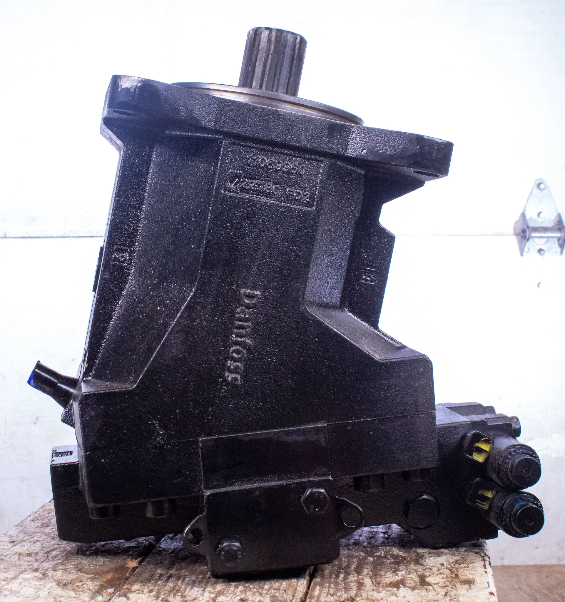 Source Factory Bent Axis Piston Motors H1B060/080/110/160/210/250 Hydraulic Motors H1B Full Series Hydraulic Piston Motors