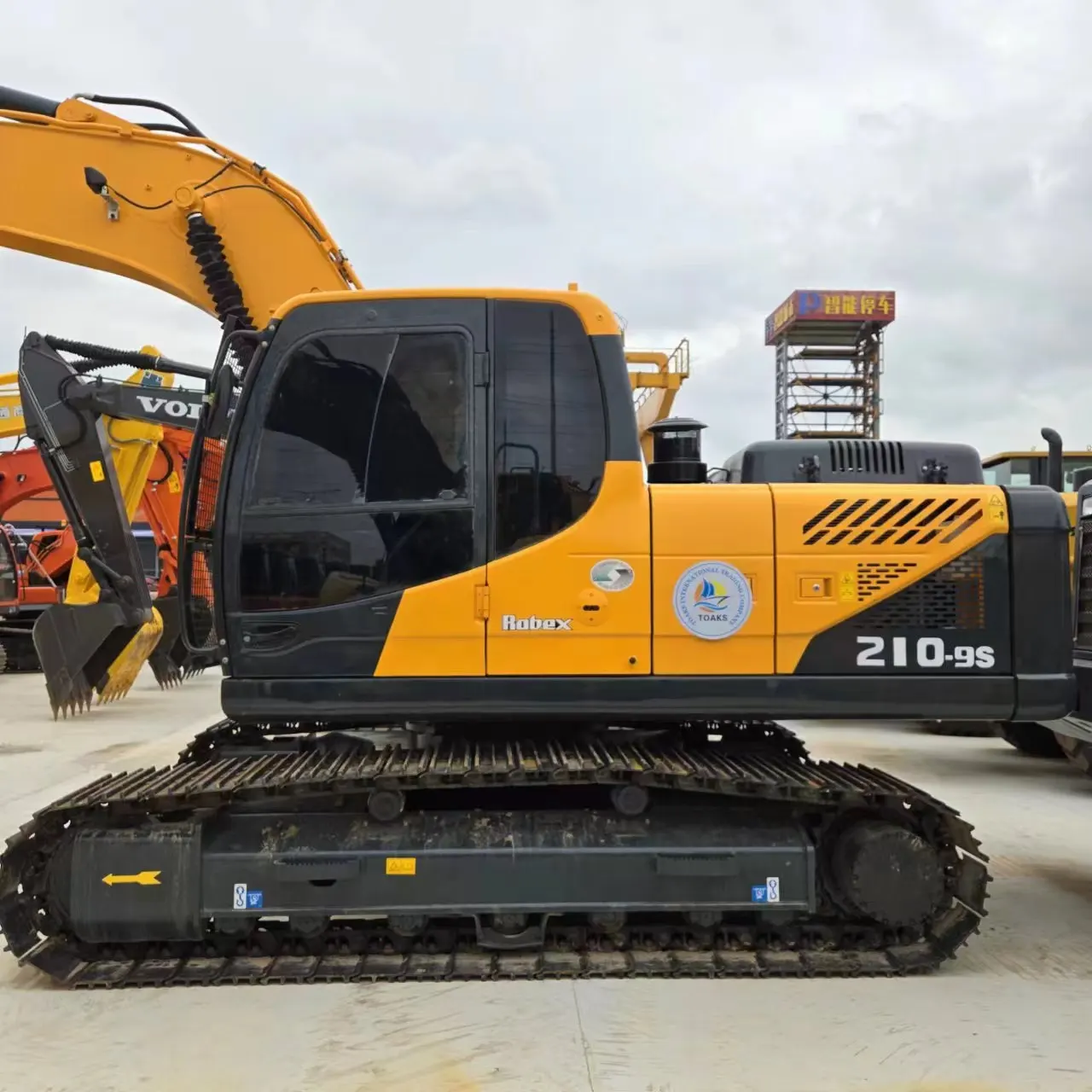 Дешевый подержанный колесный экскаватор Hyundai R210-9S использованный для продажи