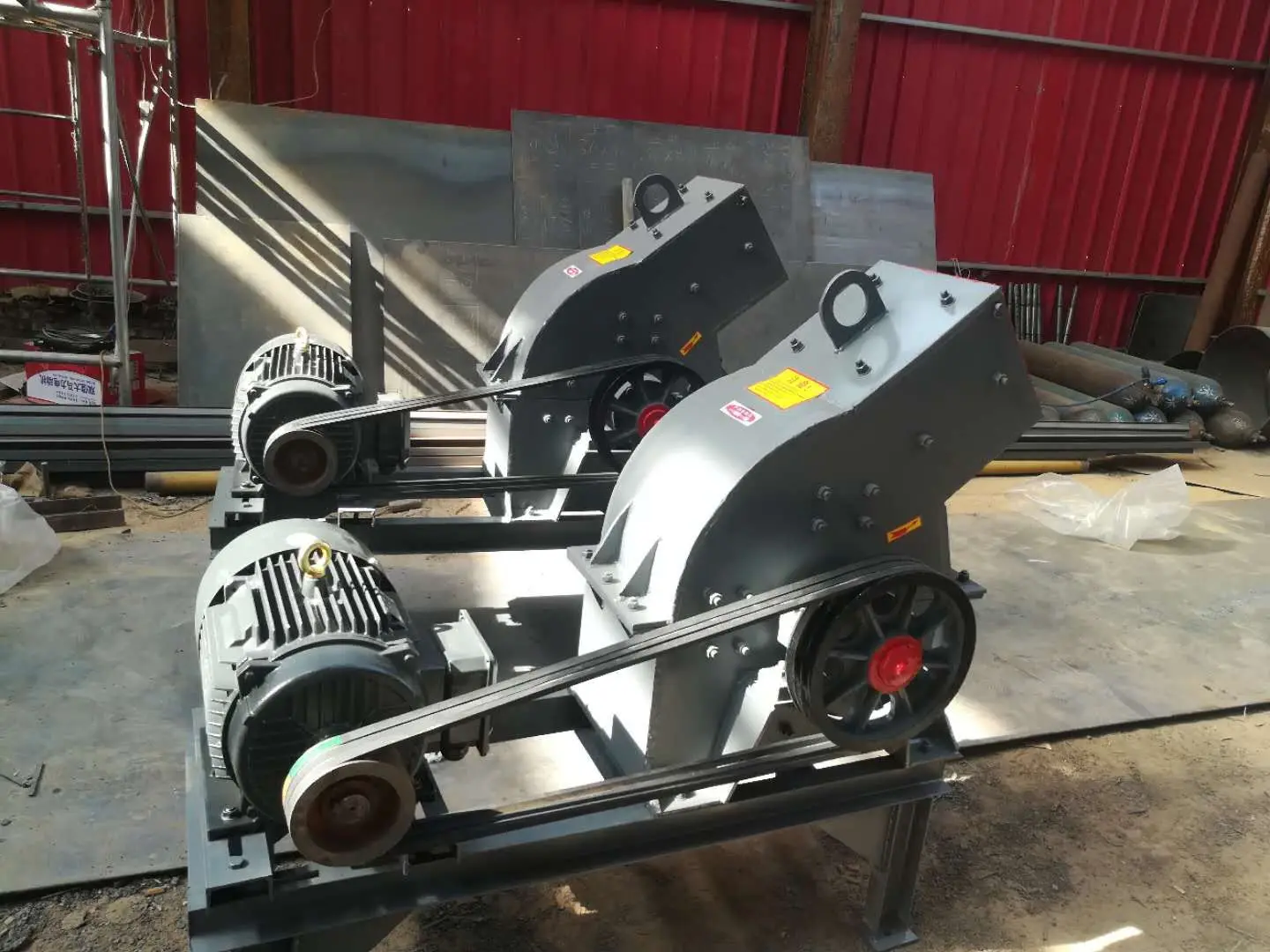 2024 New PE400*600 hammer crusher for crushing rock pebble gold ore, mobile hammer crusher for sale