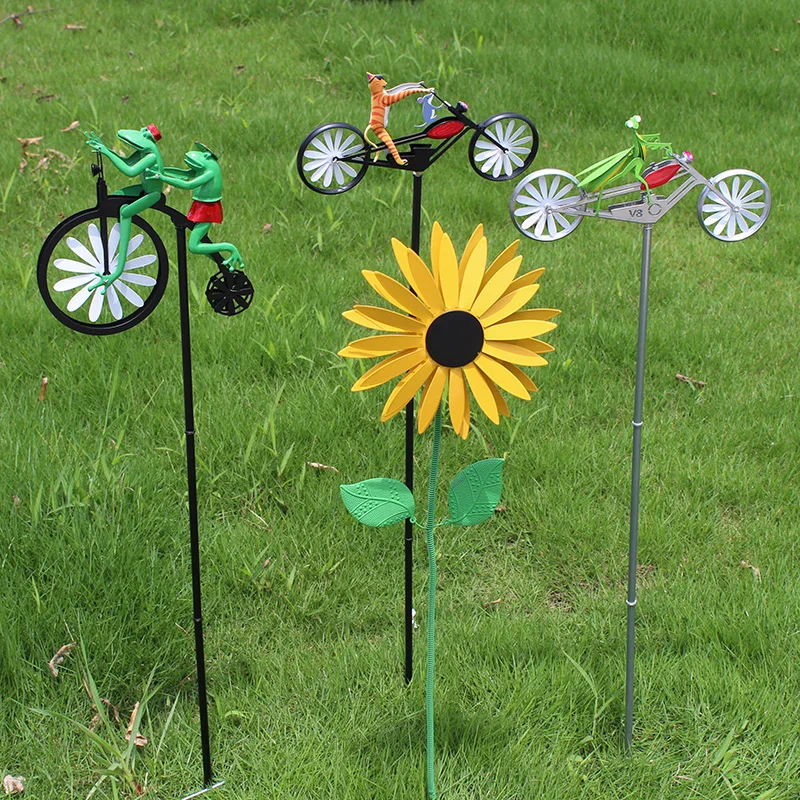 Garden patio decoration Metal frog Cat and mouse ride bicycle iron windmill outdoor wind wheel