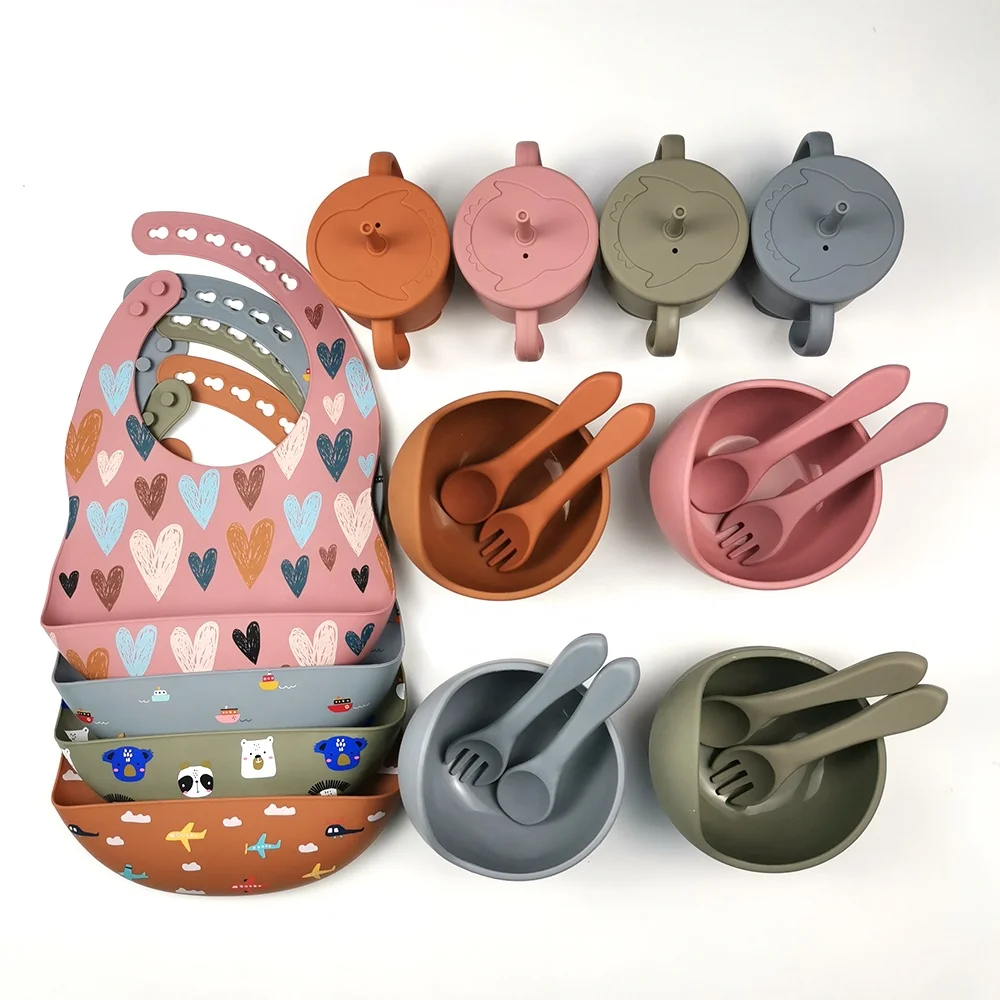 Low Moq Custom Design Pattern Waterproof Bib Baby Silicone Feeding Printed Bibs Set Silicone Bib Set Silicone Baby Feeding Set