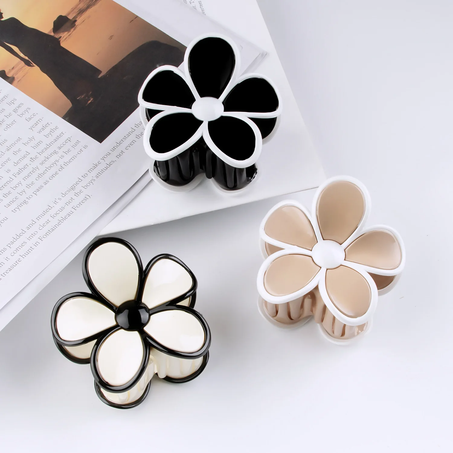 Sweet Frosted Medium Size Five Petal Flower Claw Clip Elegant Flower Hair Clips for Women Hair Accessories