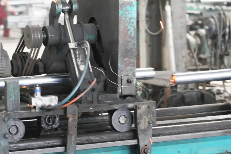 Welded hot dipped galvanized steel pipe pre galvanised plumbing round hollow section q235 schedule 40 carbon erw pipes