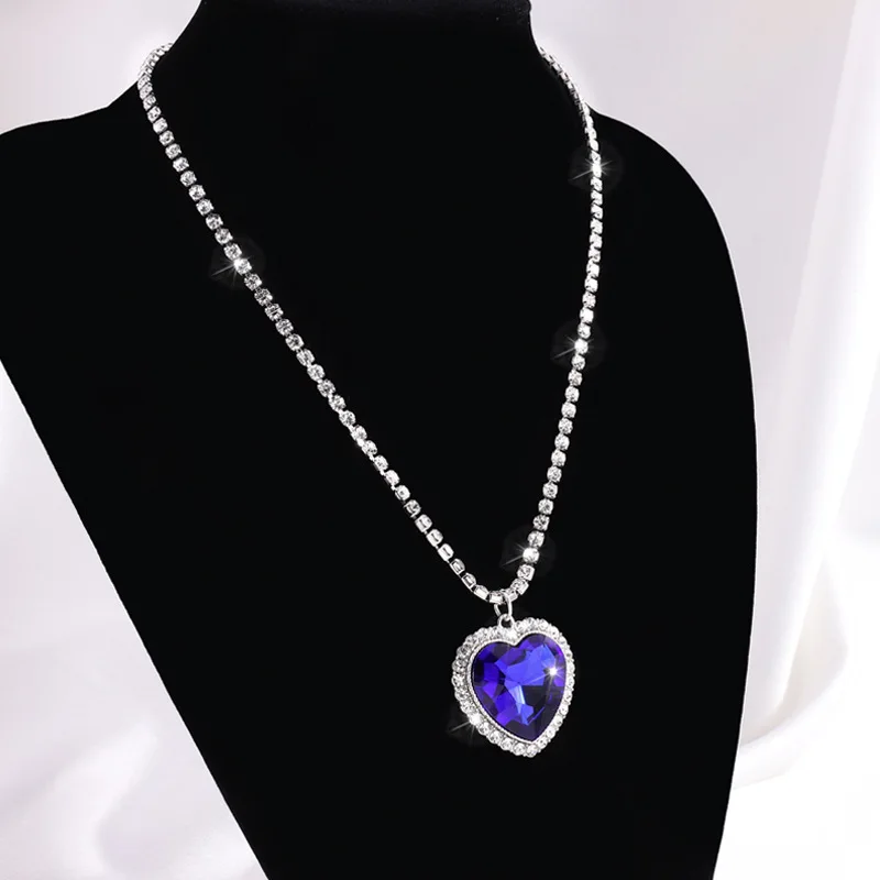 Girls versatile, high-end, ocean heart, fashionable, light luxury style, temperament necklace