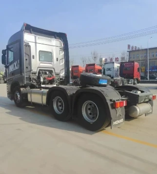 Durable Structure Sinotruk Cng 6*4 Heavy Duty  Tractor Truck