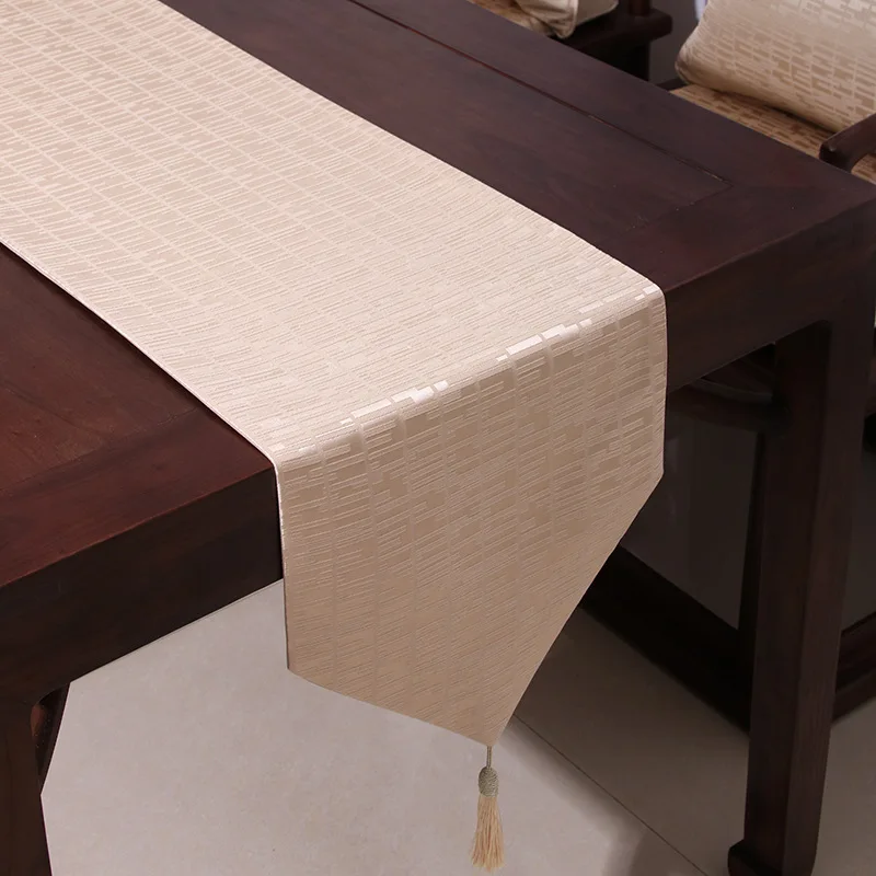 Quality design table runner luxury geometric jacquard Champagne silver red color table runner for dinner table decor