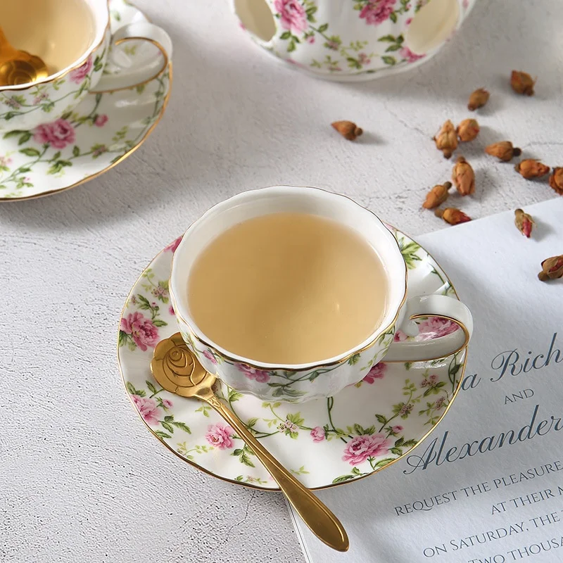 Ceramic farm style coffee cup and saucer set high quality Gold border red tea cup and pumpkin flower coffee cup and saucer