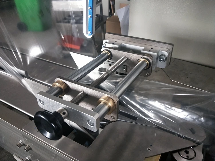 Chinese Manufacturer Full Automatic High-Speed Servo Bag Pillow Packaging Machine