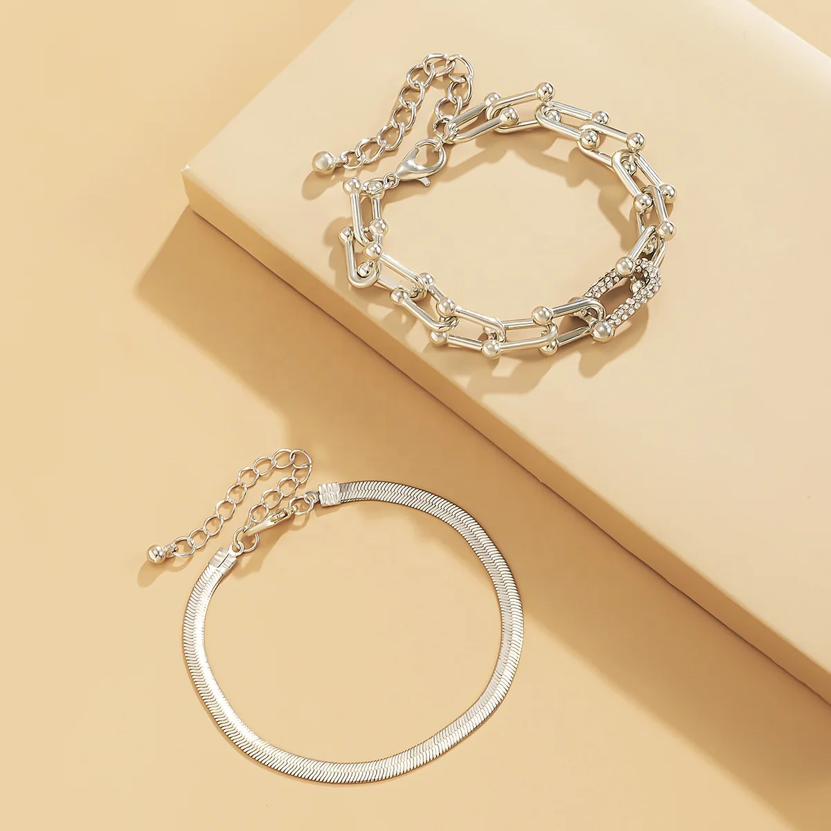 2 Pcs/ Set Statement Trendy Ladies Accessories U Shaped Lock Flat Snake Chain Bracelet Set For Women