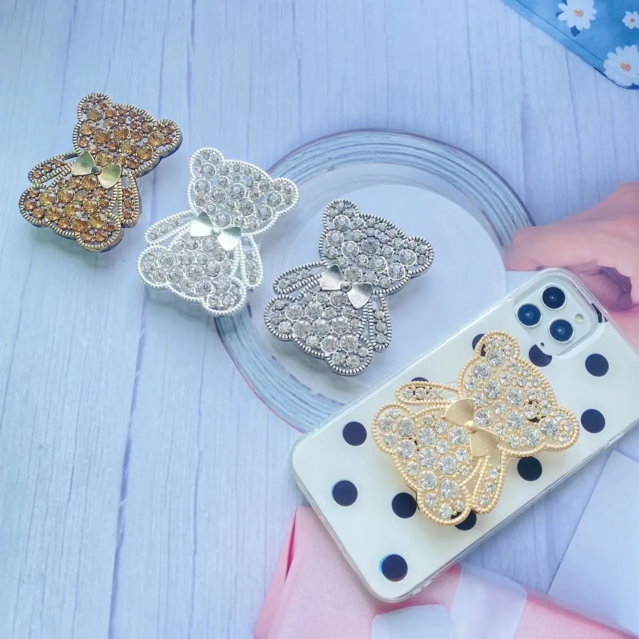 Luxury Rhinestones Crystal Bear Universal Phone Stand For iPhone 14 Finger Ring Holder Socket Smartphone Grip Tok Bracket