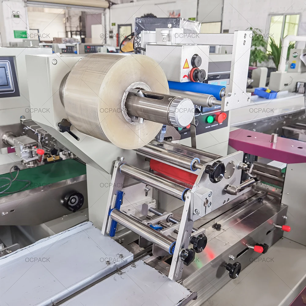 Horizontal Automatic High speed Sim Card Feeder Paper Plastic Bags Packing Machine With Counter