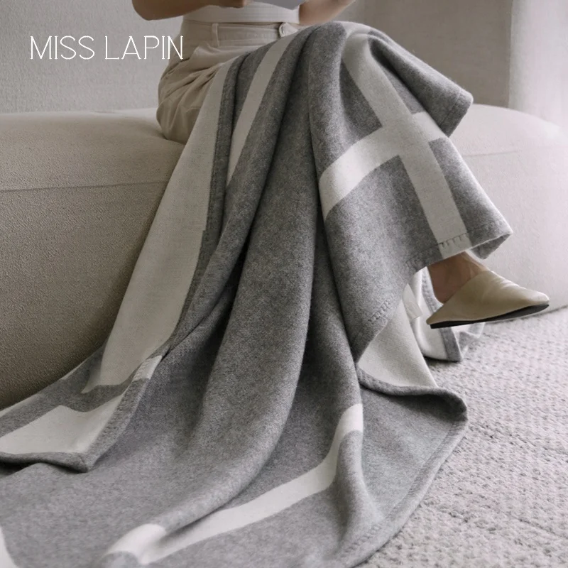 Custom  Wholesale super Sofa Textured Throw Cover Blankets Soft Bed End Light Luxury 100%Wool Green Throw Blanket