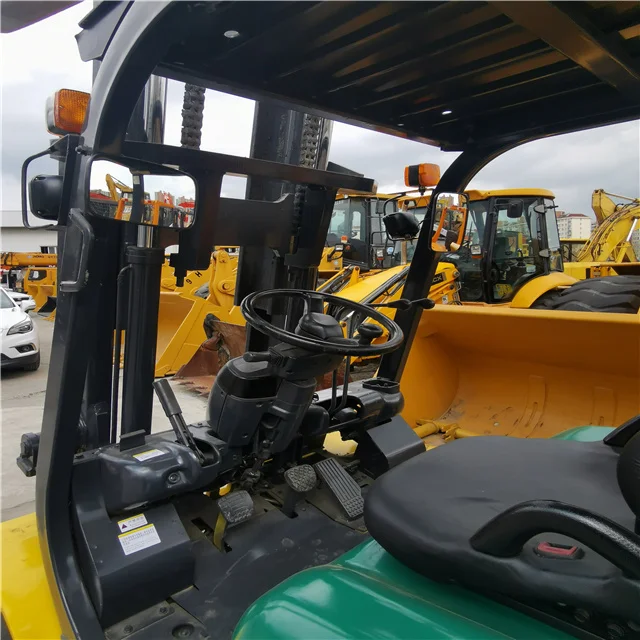  Подержанный вилочный погрузчик Komatsu 5