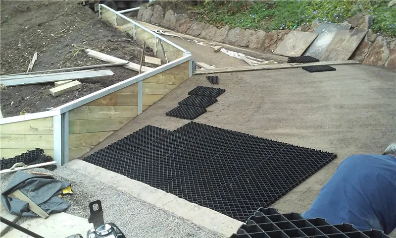 HDPE Parking Honeycomb Gravel Grass Paver Hot Sales Factory Price Plastic Grid Black Green Belts Packing Parts Garden Protection