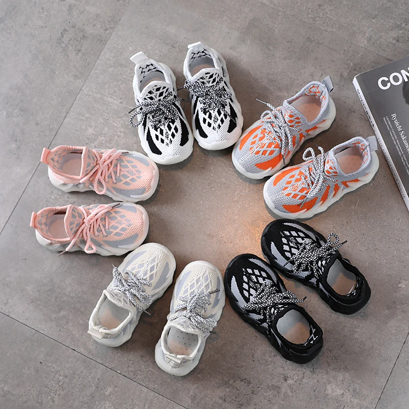 Кроссовки Yeezy детские резиновые плоская подошва Нескользящие сетчатые для мальчиков и девочек Прямая поставка с
