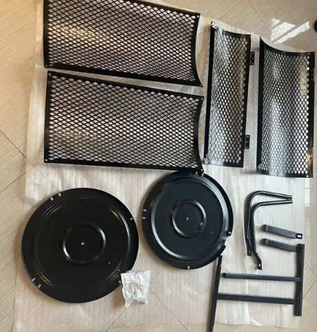 AN-TAI Lawn Spreader Roller Multi Purpose Time Saving Effective Adjustable Handle Metal Mesh Peat Moss Spreader