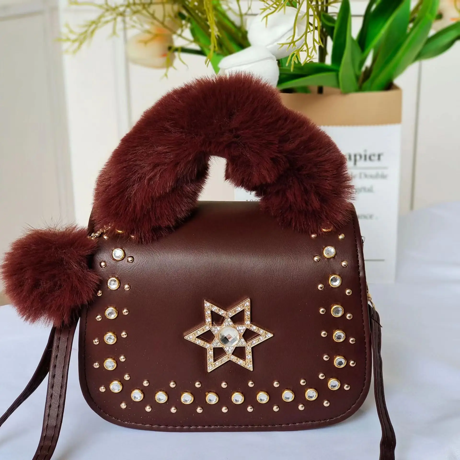 Cross-border new plush hand-held hand-held trend all-match ladies one-shoulder fashion multi-functional oblique cross-woman bag