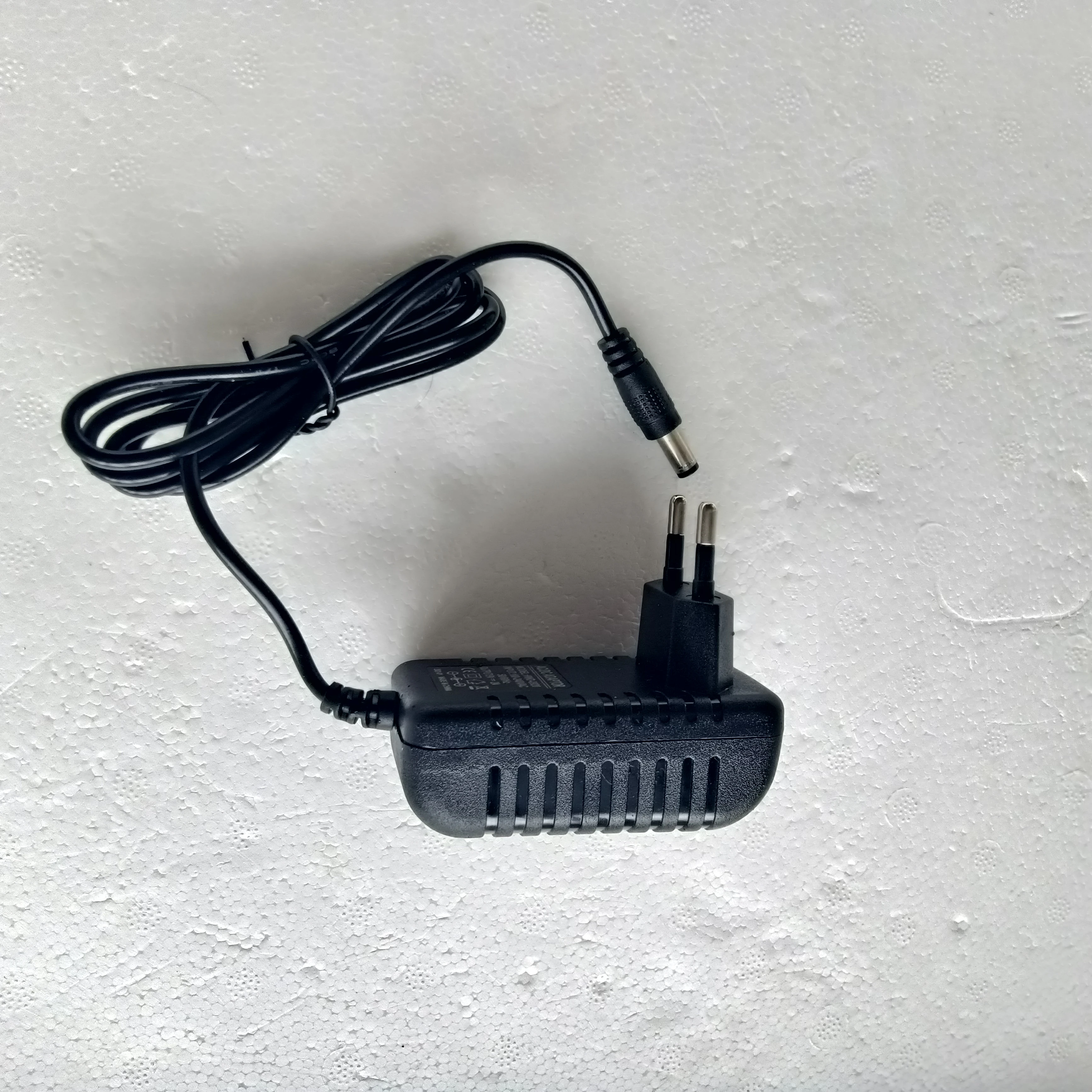 Factory dirict sale  dc adaptor 9V2A power adapter