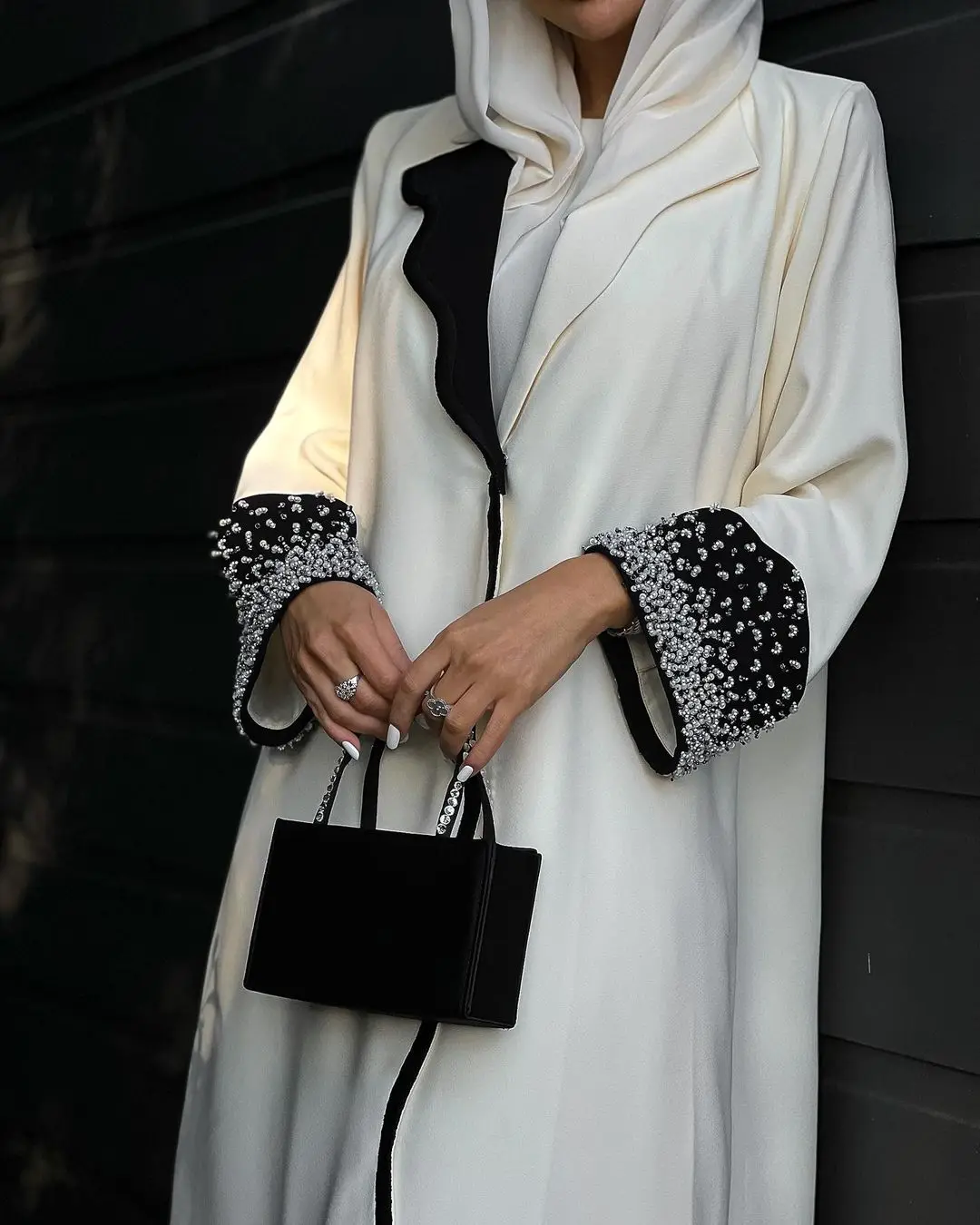 open abaya 2024 Hot selling EID DRESS high-grade fabric Dubai long with beaded hand sleeve black white combined with open Abaya