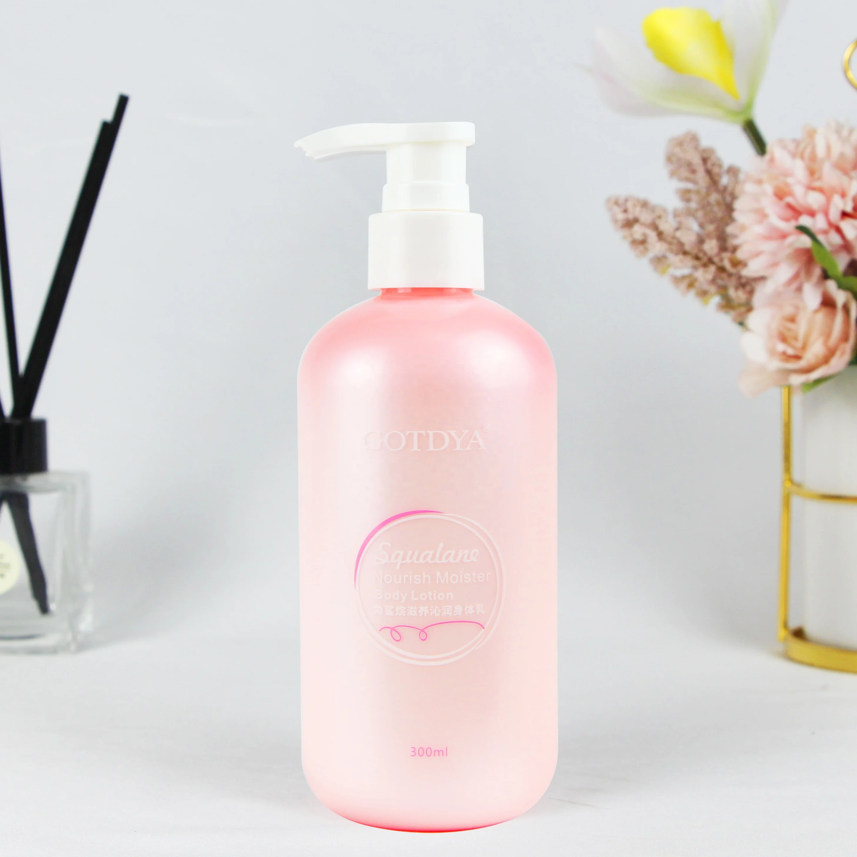 Body Lotion OEM Organic Best Moisture Lightening Skin Whitening Body Lotion With Free Samples