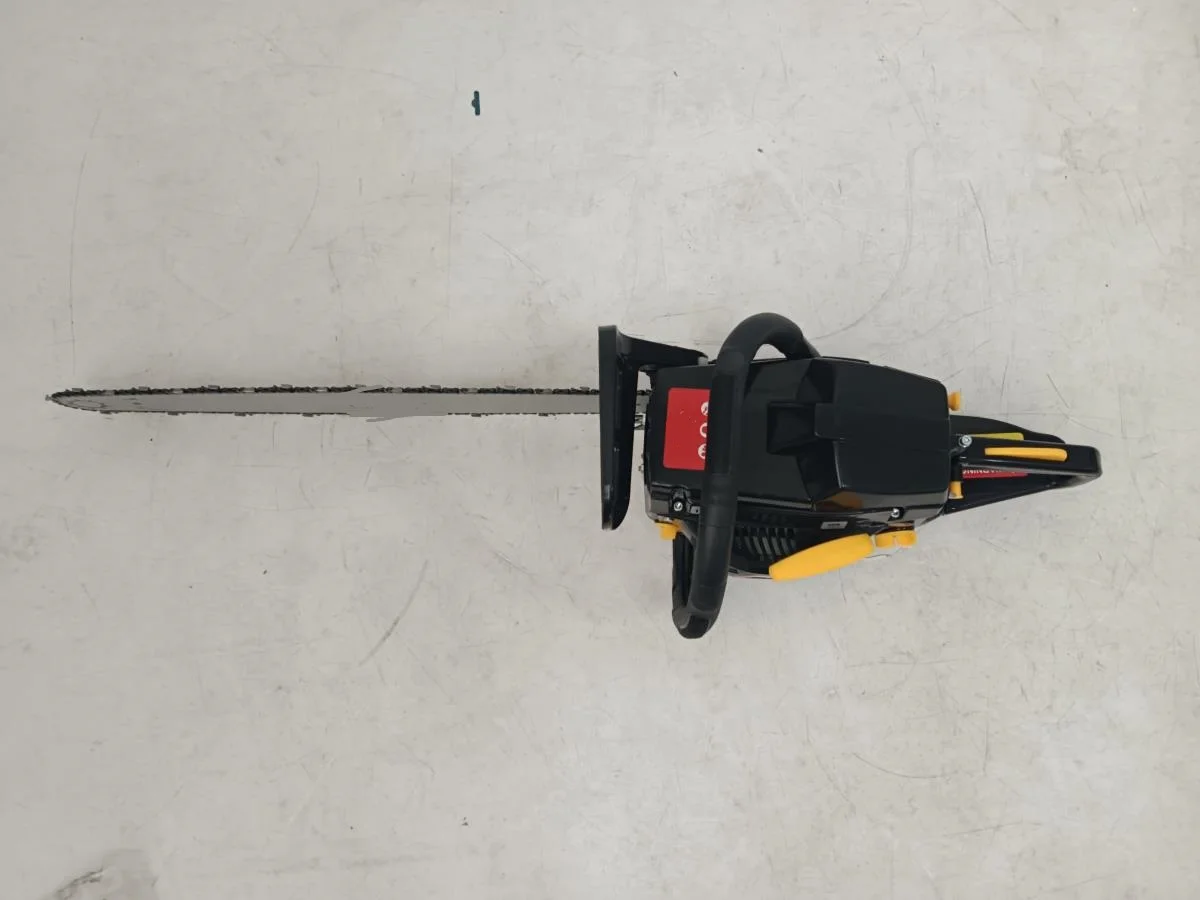 UM  chainsaw with 22inch bar and chain