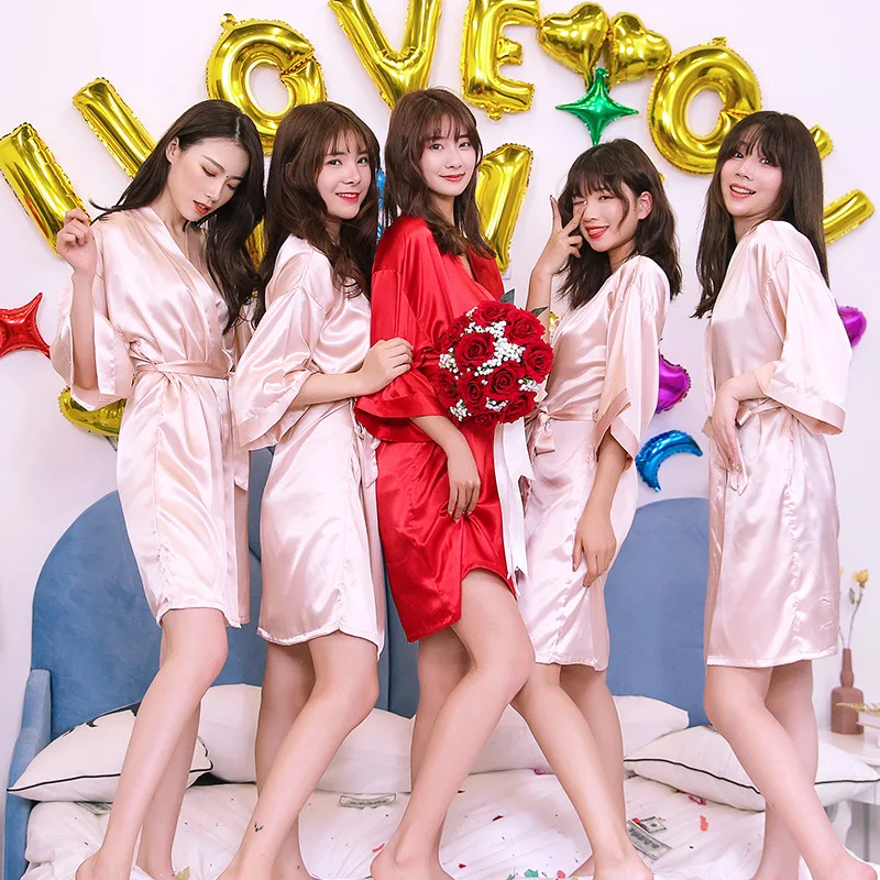2020 Cheap Solid Color Silk Wedding Dress Bridesmaid Bridal Robes Kimono Robe Bridesmaids Gifts Sets Manufacturer