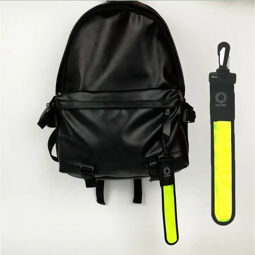 Custom Logo LED  Schoolbag Safety Reflective Hanger Backpack Hanging Lights Luminous Armband Arm Belt Band LED Reflective Light