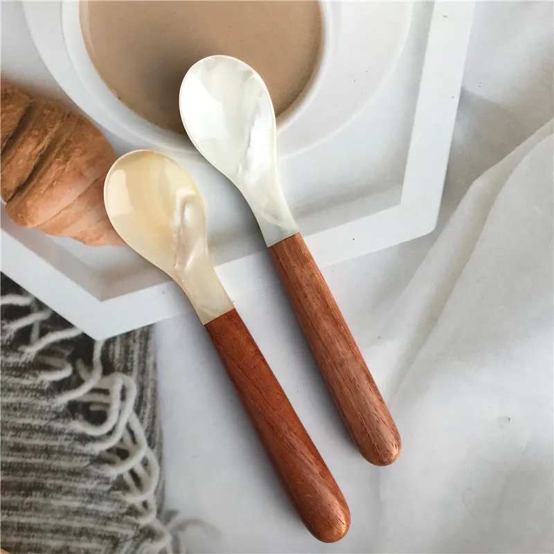White shell spoon 9 cm small coffee spoon conch sea shell clam shell product spoon delicate tableware