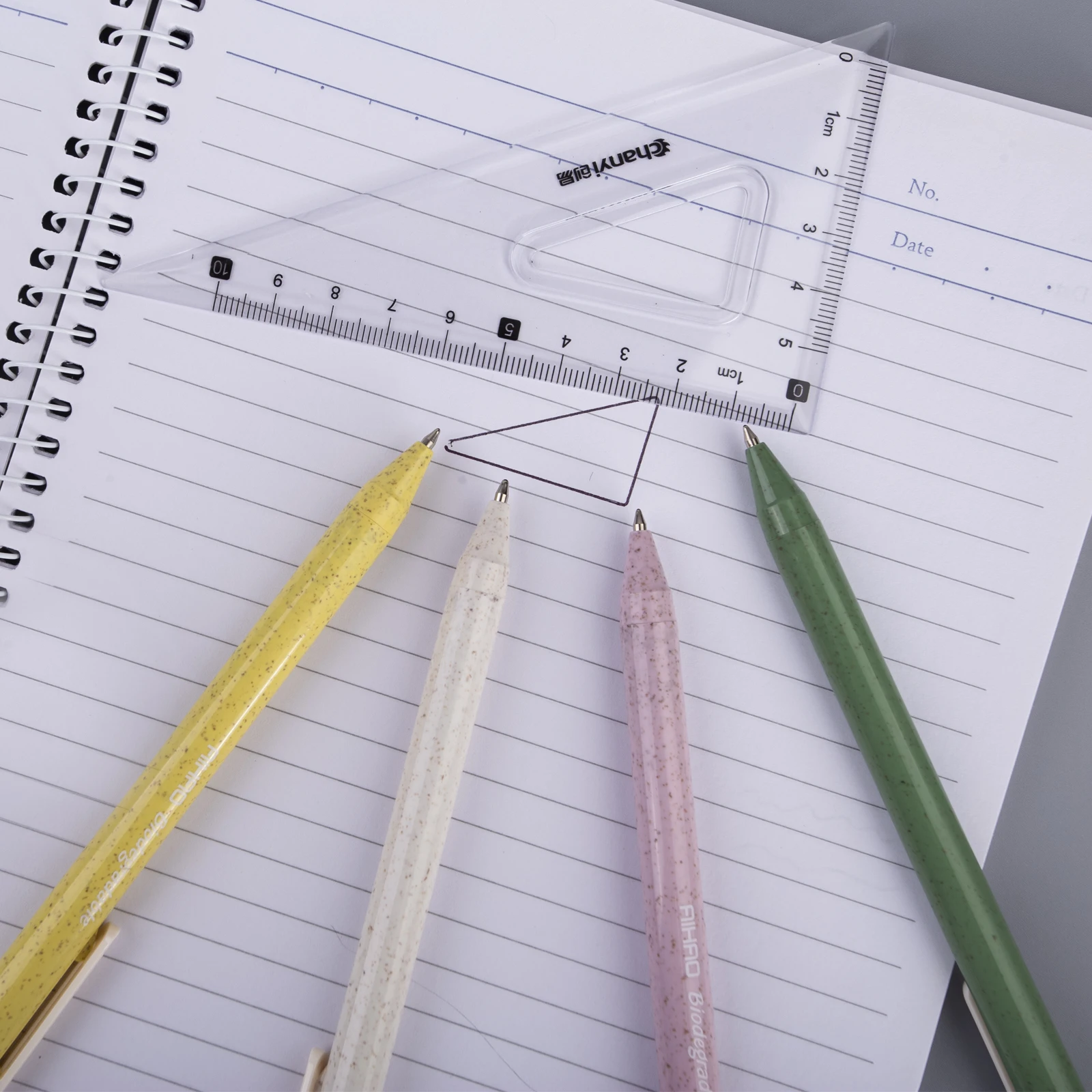 Aihao Wholesale Test Good Budget Classic Stick Ink Pens Custom Logo 0.5mm Retractable Ballpoint Pen