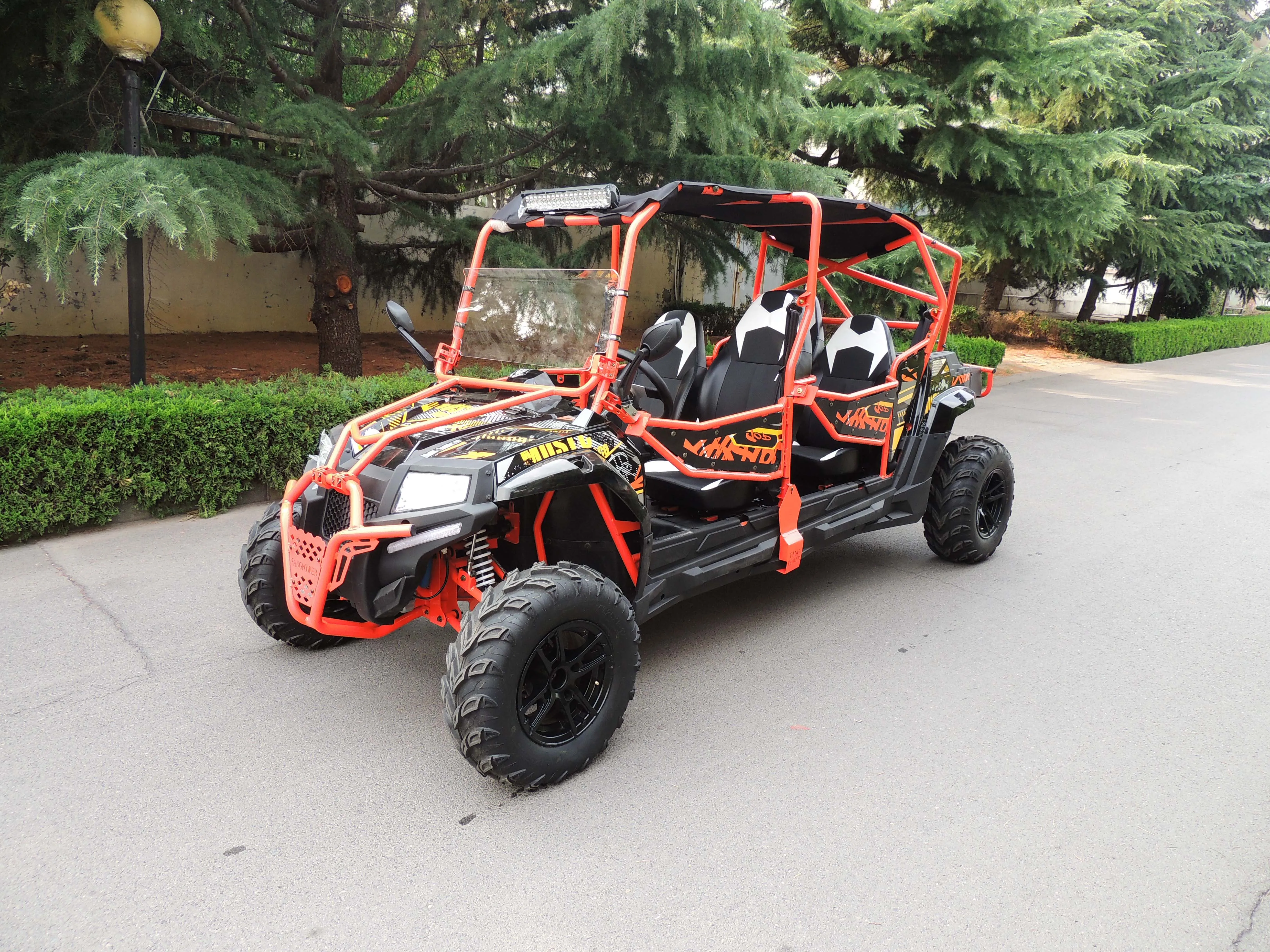 Can-Am Commander MAX DPS Style Fang Power 400 CC UTV 4 Seater Side-by-Sides (SxS) Utility with EPA CE