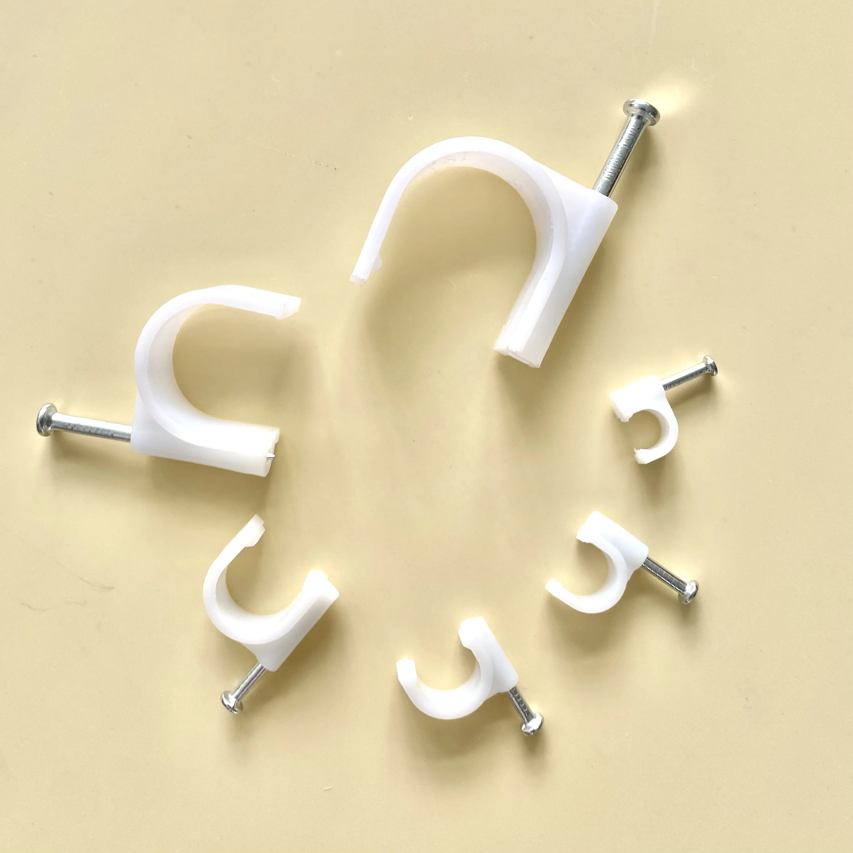 Hot Sale White Cable Clips with Steel Nails Wire and Cord Clips for Wall Mounting Cable Management Tiles Accessories