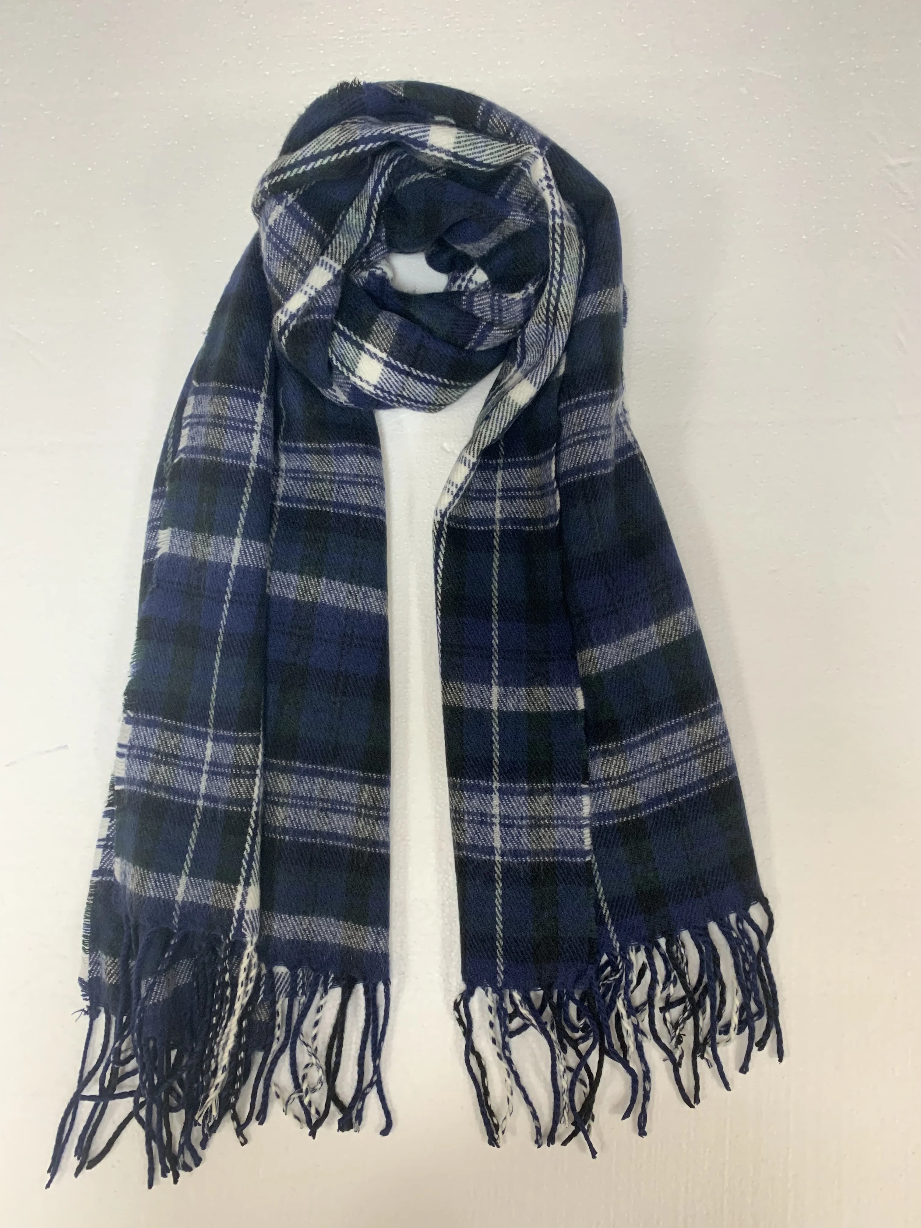 2024 New Plaid Scarf for Women Thick Warm Polyester Shawl with Tassel for Autumn and Winter Available in Different Colors