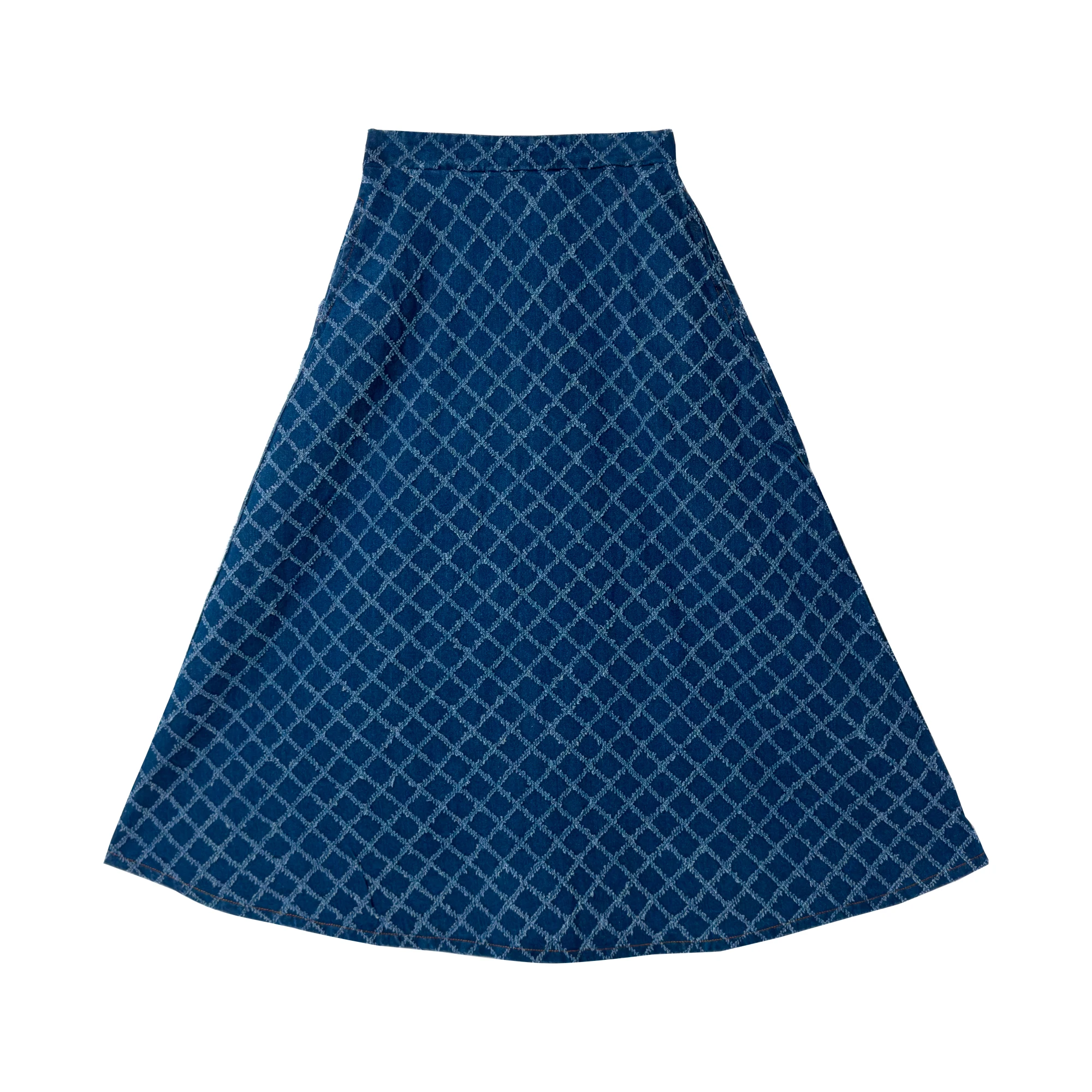 Женская длинная джинсовая юбка с геометрическим узором