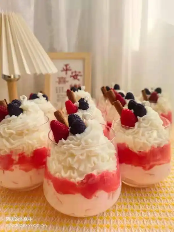 Custom Decorative Fragrance Pink book scented Strawberry Ice Cream Shaped Candle in glass