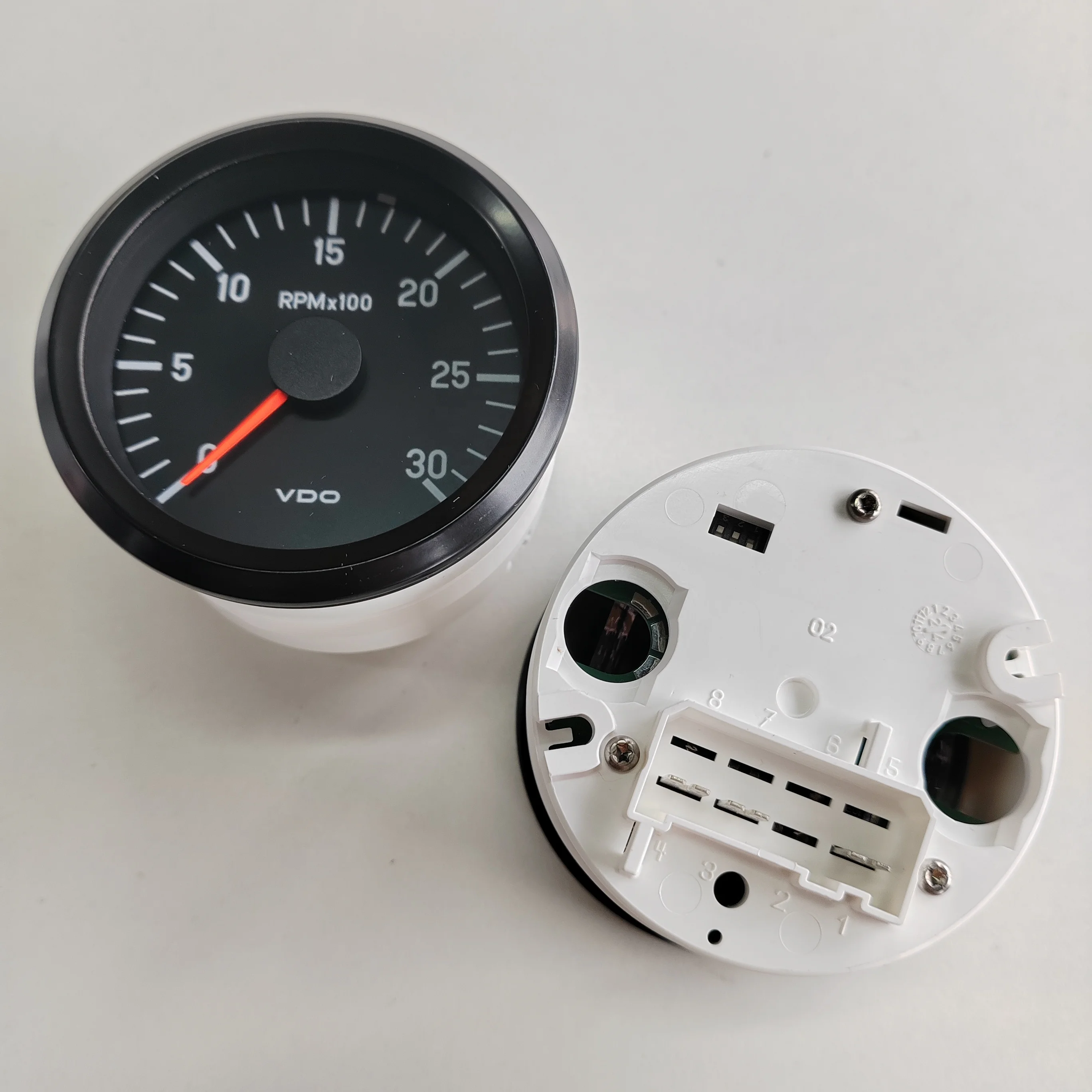 Genuine VDO Tachometer 333 045 001X Cockpit International Tachometer 3.000 RPM 80mm 24V  333 045 001  333045001