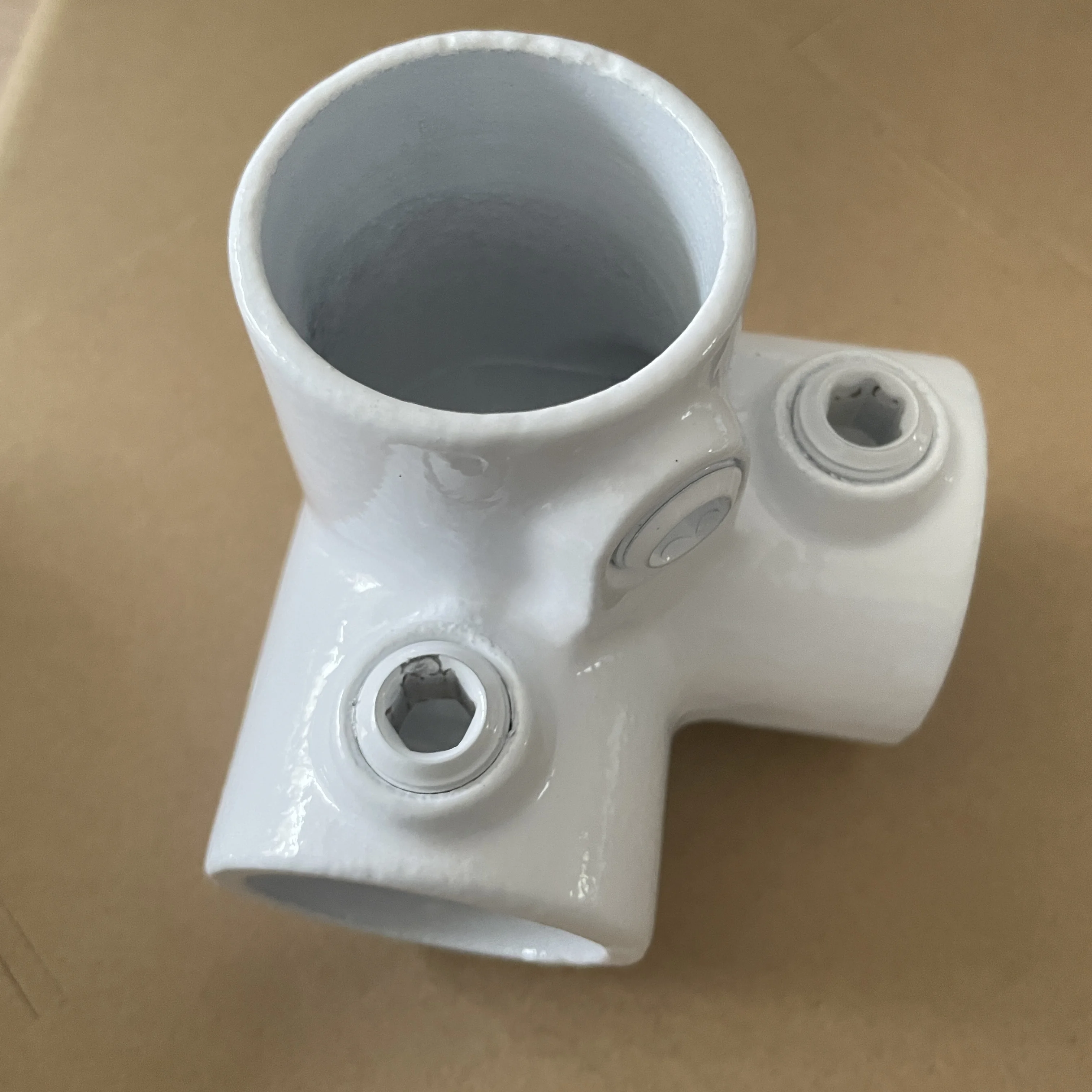 42.4 mm stable Steel pipe connectors 3 Way 90° elbow key clamp for fastenings