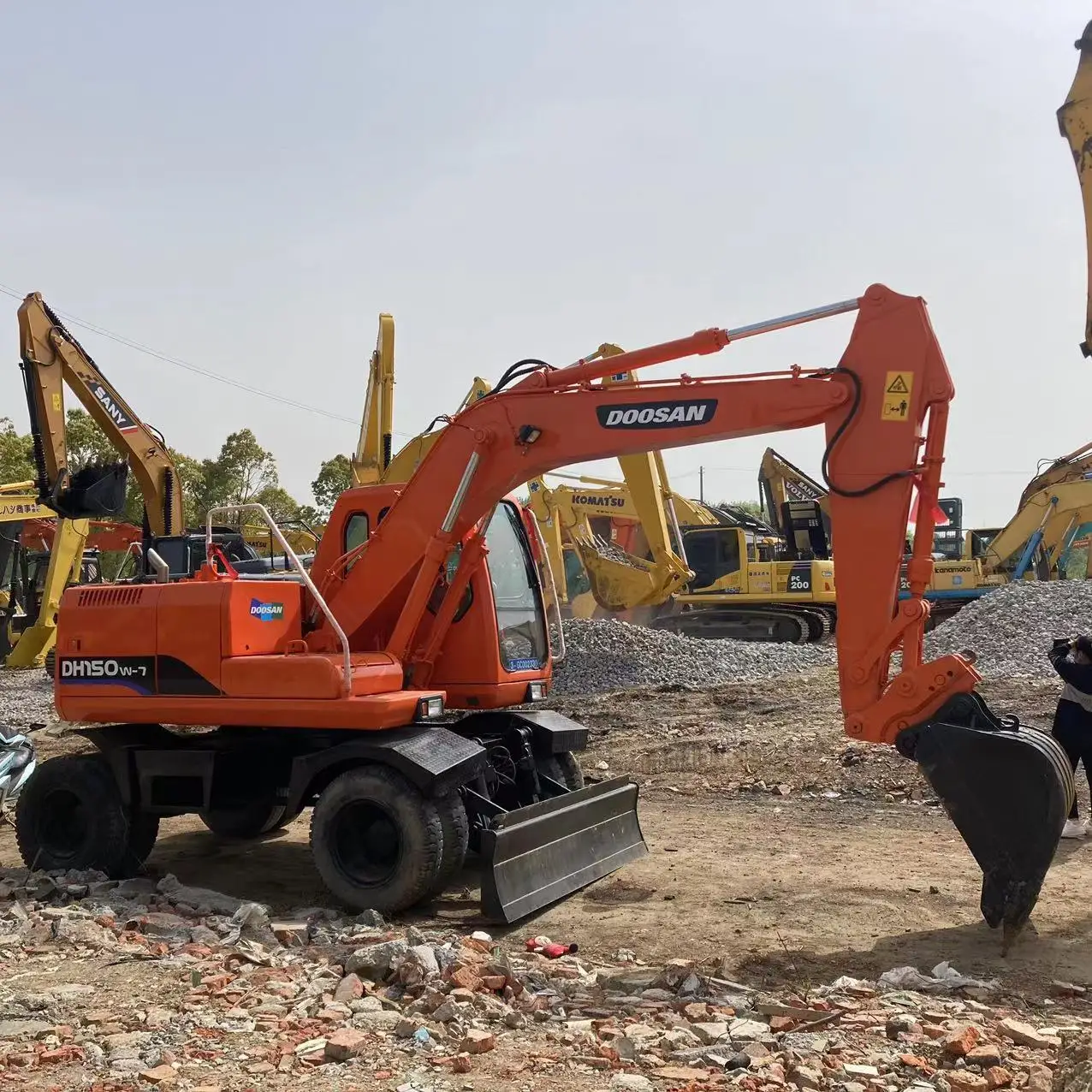 Second hand Doosan DH150W good appearance ready for work 15 ton wheel excavator
