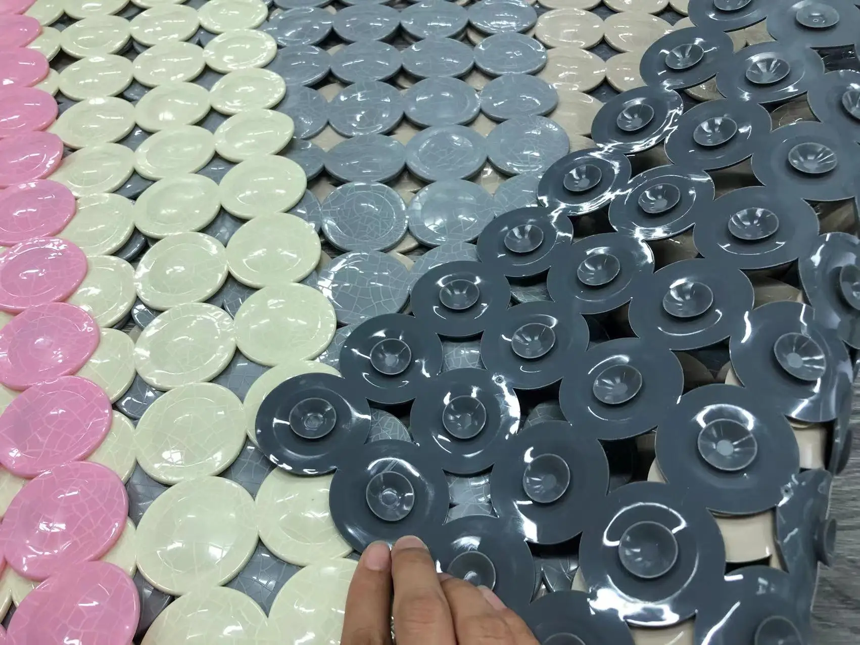 high quality Waterproof PVC New Design Bath Mat Non Slip Super Suction Bathroom Rug Custom Color Bath Rug