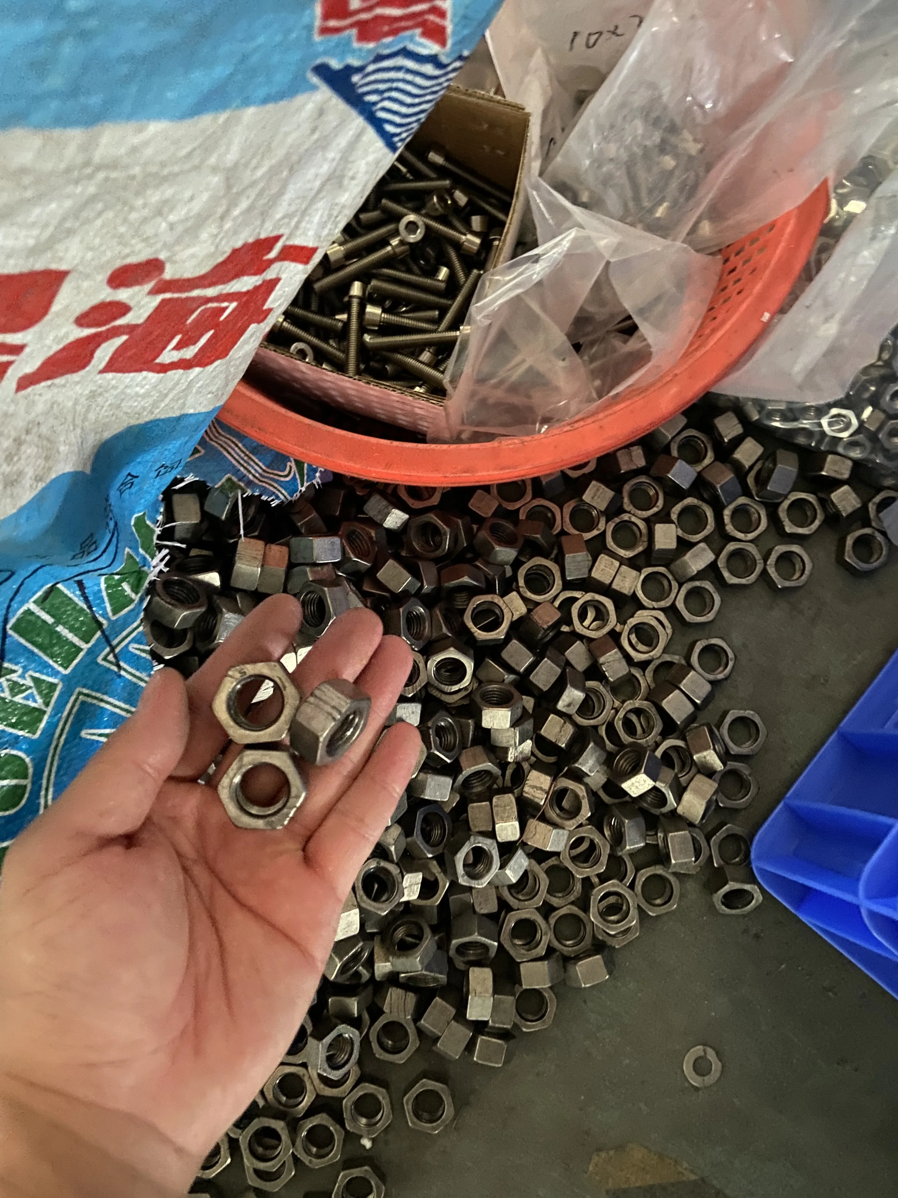 Bolts and nuts com Bulge Type 12X15Mm Indicator 33Mm Bass 42Mm Female 20Mm Gi 10Mm Bolton Nuts For Woodwork Cap Truck Nut