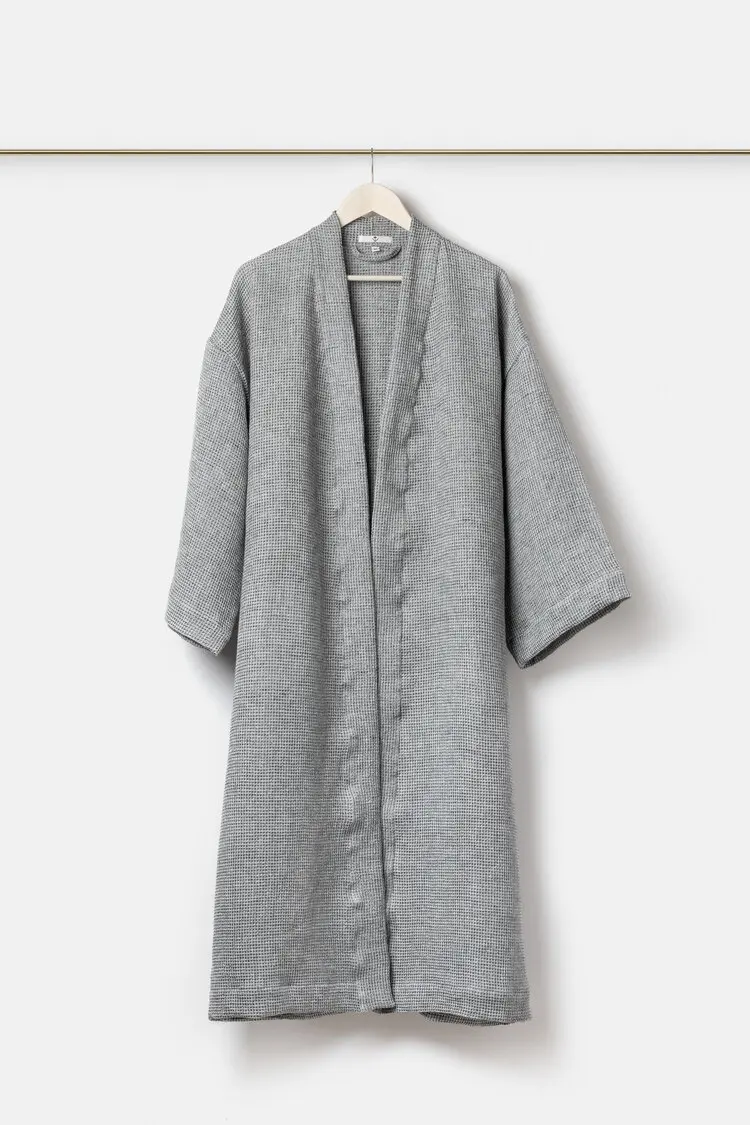 Quick Dry Luxury waffle bathrobe Soft 100% Yarn-Dyed Linen Woven Custom Knee Length with Thermal and Elastic wholesale bathrobe