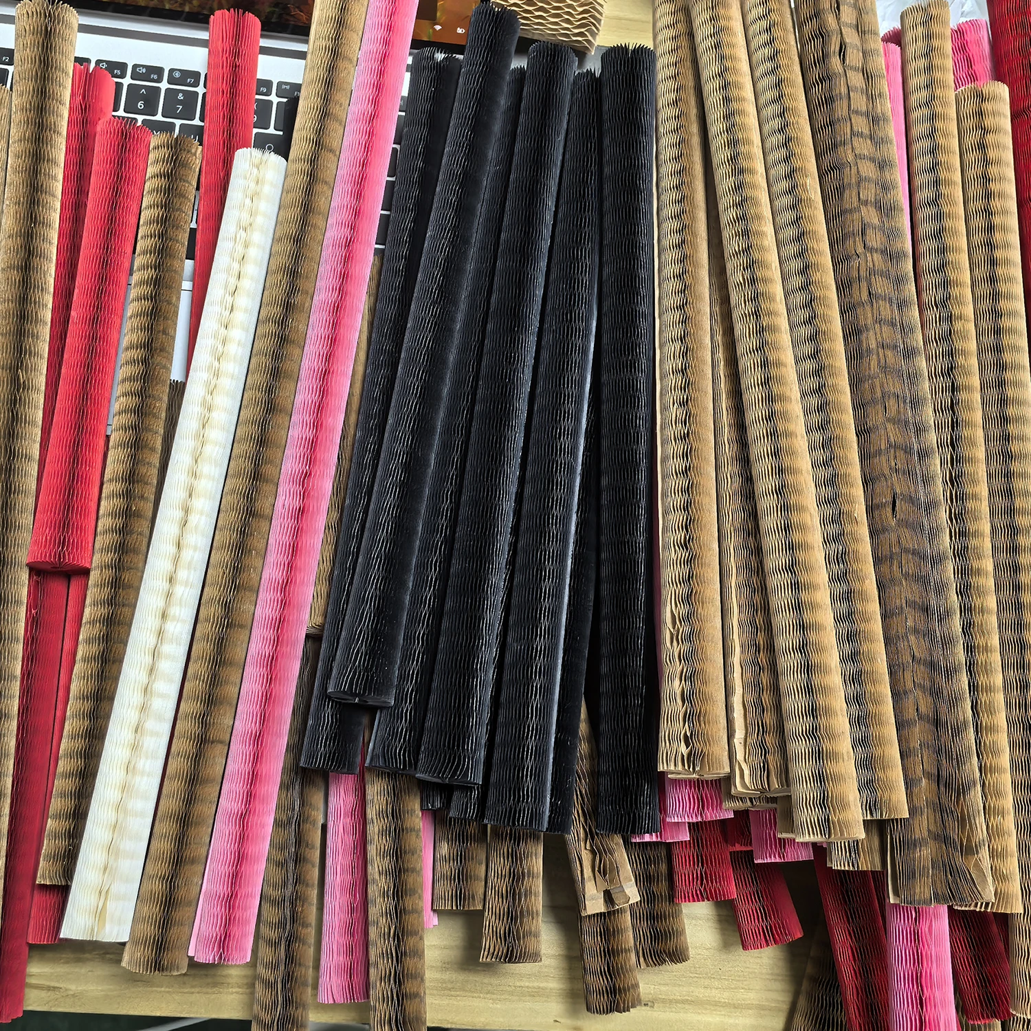 Choose Honeycomb Kraft Paper Sleeve Rolls For Strong Protection And A Minimal Environmental Footprint!