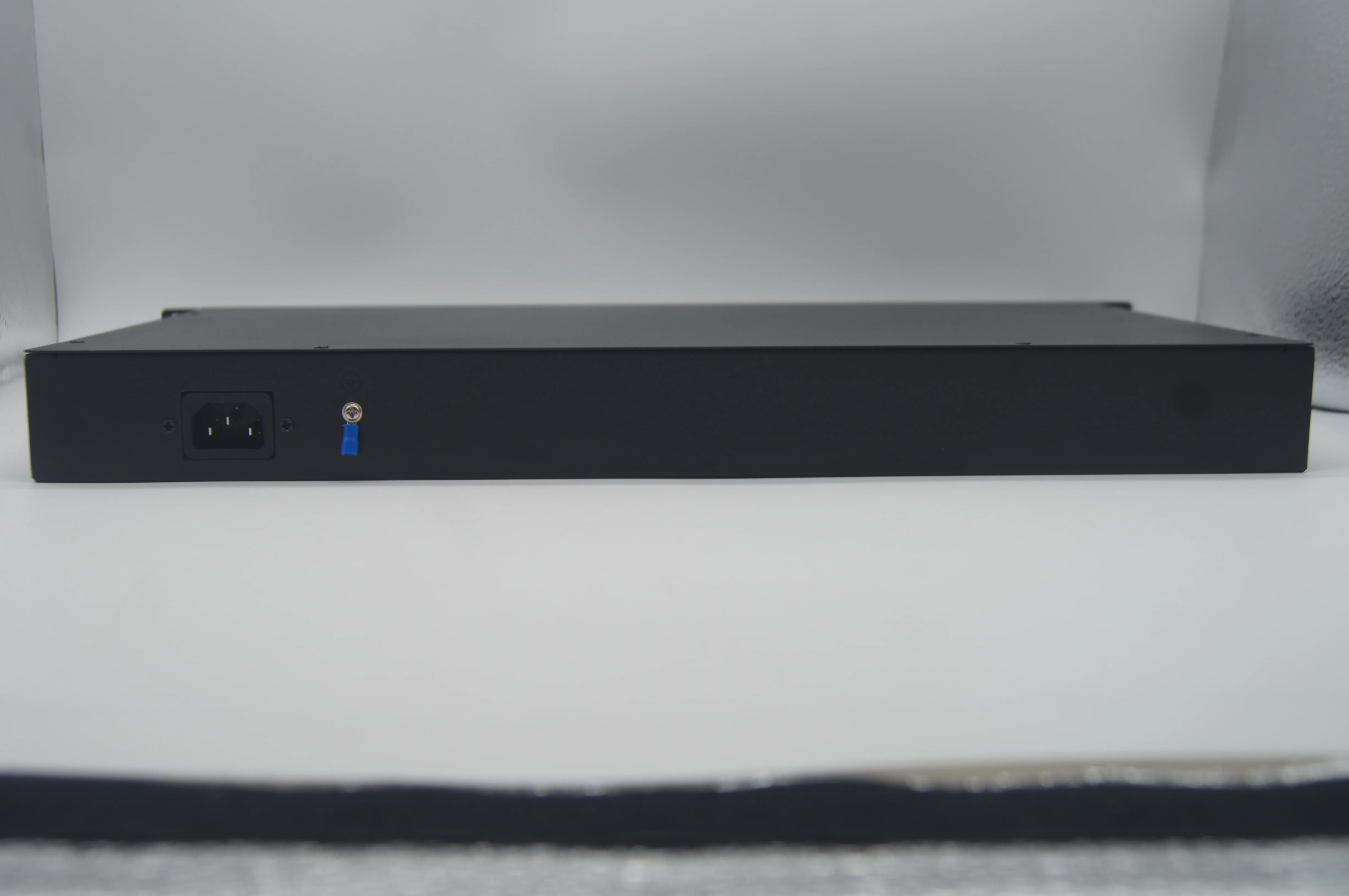 10/100/1000Mbps Fiber Optical Transceiver Gigabit 20KM 24 SC Fiber Port 2 RJ45 Netlink Plug & Play Fiber Optic Media Converter