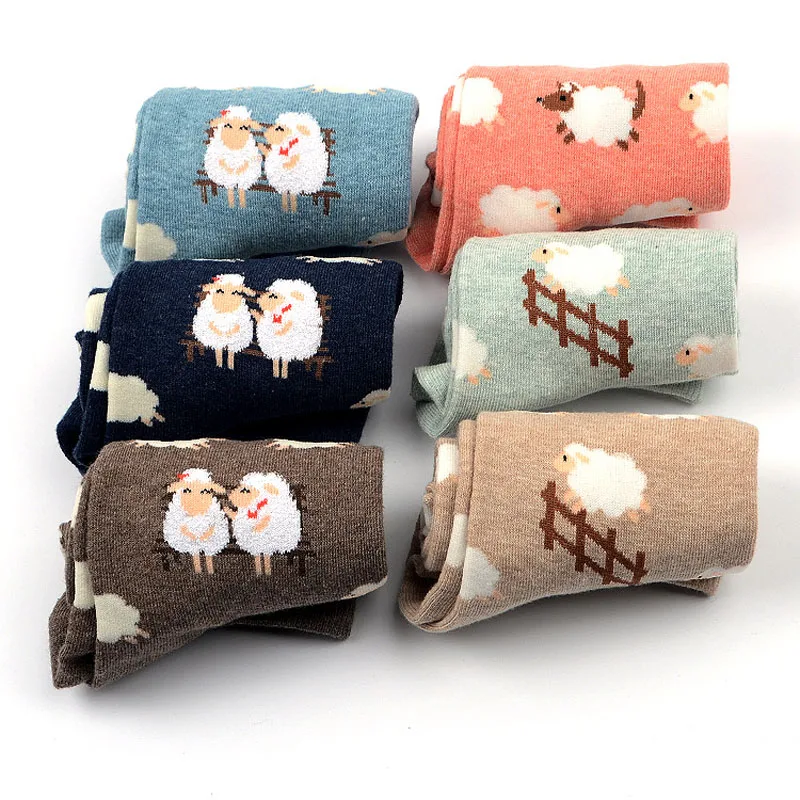 Hot sale OEM wholesale supply Custom sheep women soft pretty socks