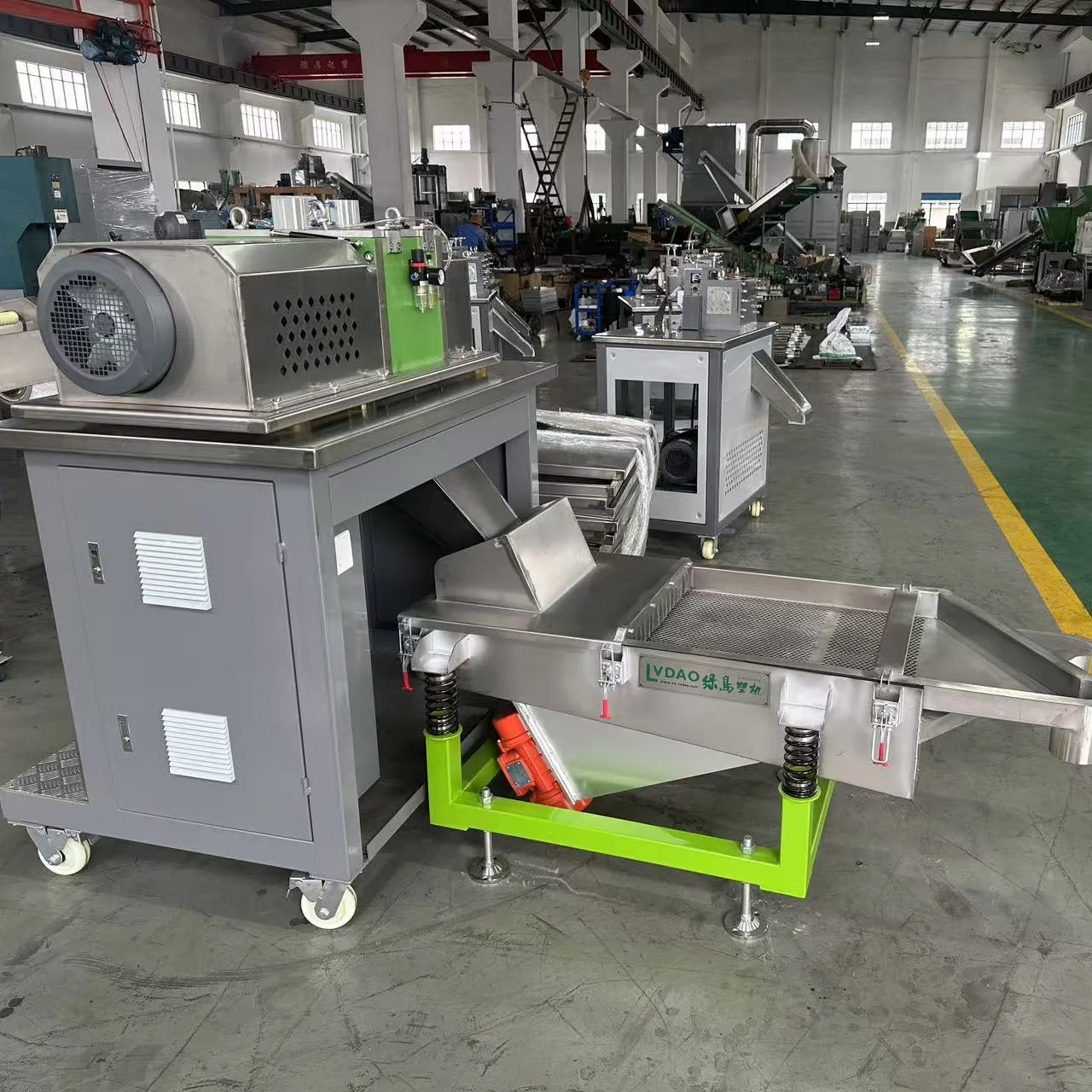 Grinding PP PE hard plastic recycling pelletizing line waste plastic scraps granualting machine plastic pelletiizier