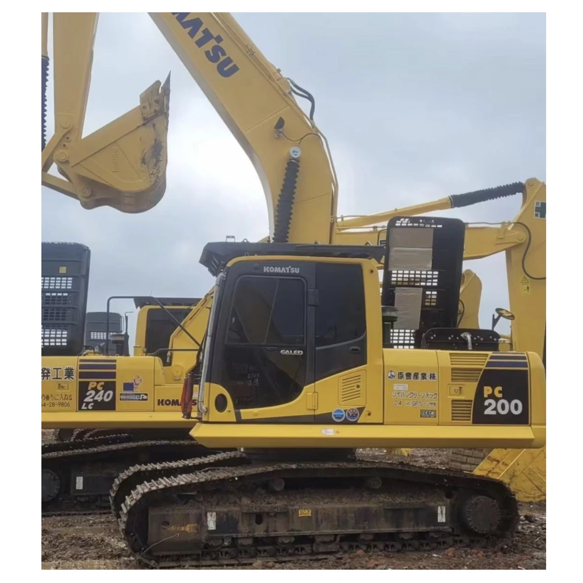 Cheap price used good condition excavator original Japan used komatsu pc 200-8n1/pc 200-8mo/pc200-8 crawler excavator for sell