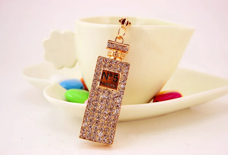 2020 Fashion Exquisite rhinestone perfume bottle Keychain car pendant Keychain YS851