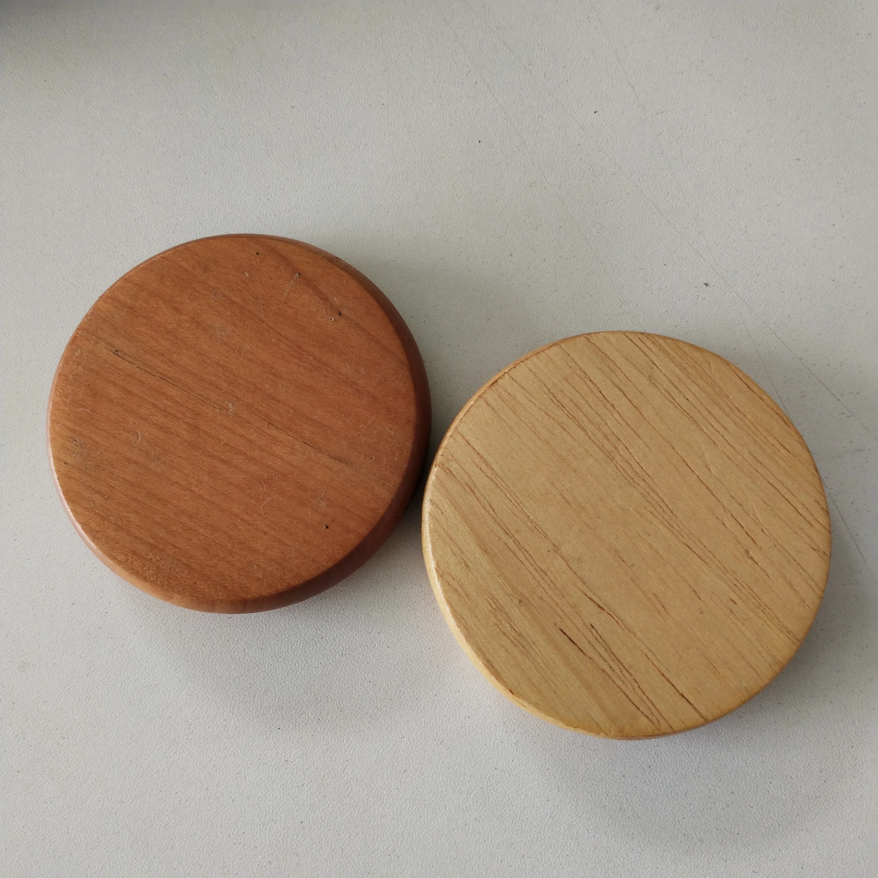 nice quality ready to shp low moq custom logo laser engrave magnetic round wood coaster beer bottle opener