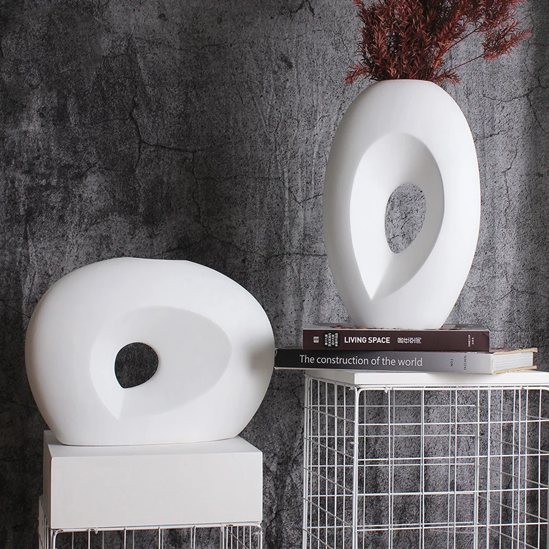 Simple modern style ceramic vase Oval ceramic ornament Frosted black and white home sample room vase decoration